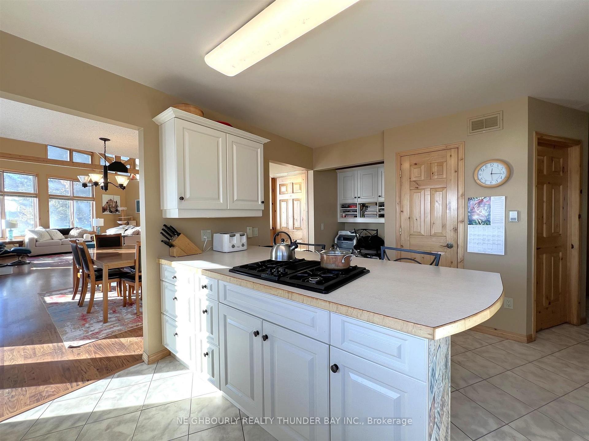 Photo 18 of 170 Island Avenue, Neebing, Blake — HOMEH