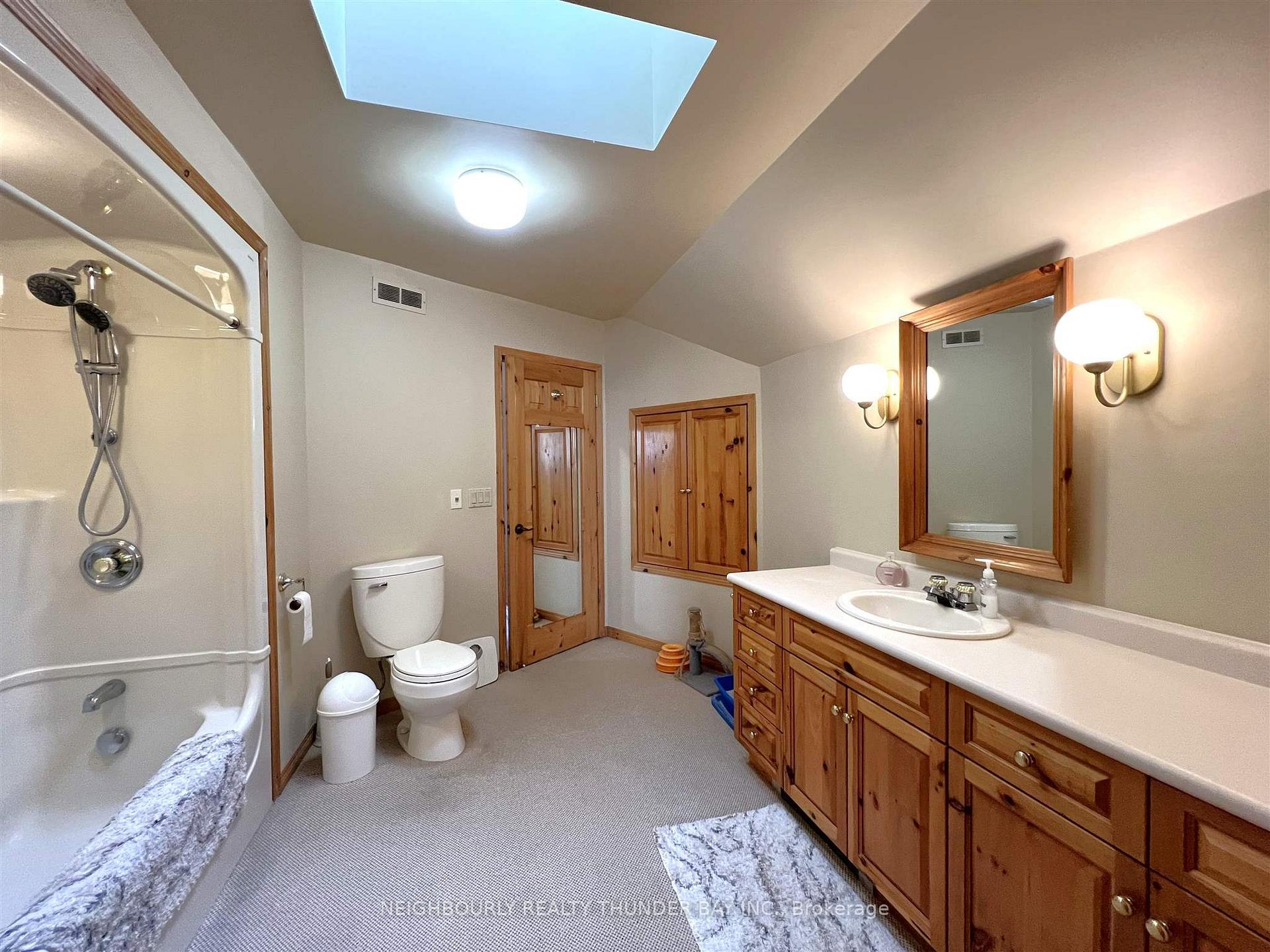 Photo 26 of 170 Island Avenue, Neebing, Blake — HOMEH