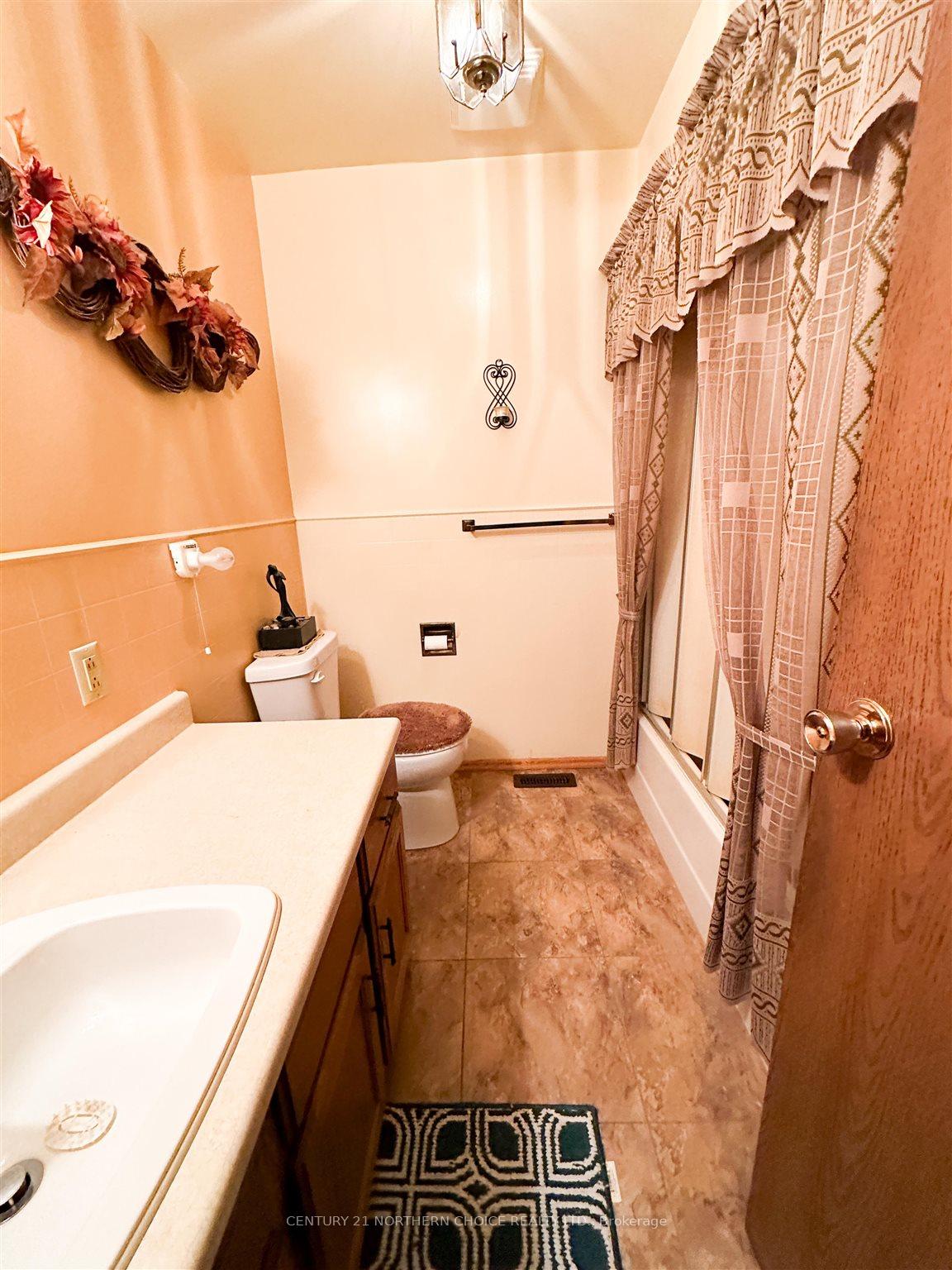 Photo 15 of 30 Seventh Street, Red Lake — HOMEH