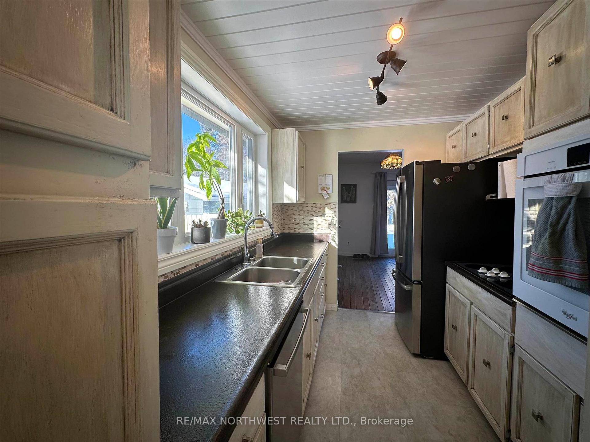 Photo 8 of 1012 River Road W, Fort Frances — HOMEH