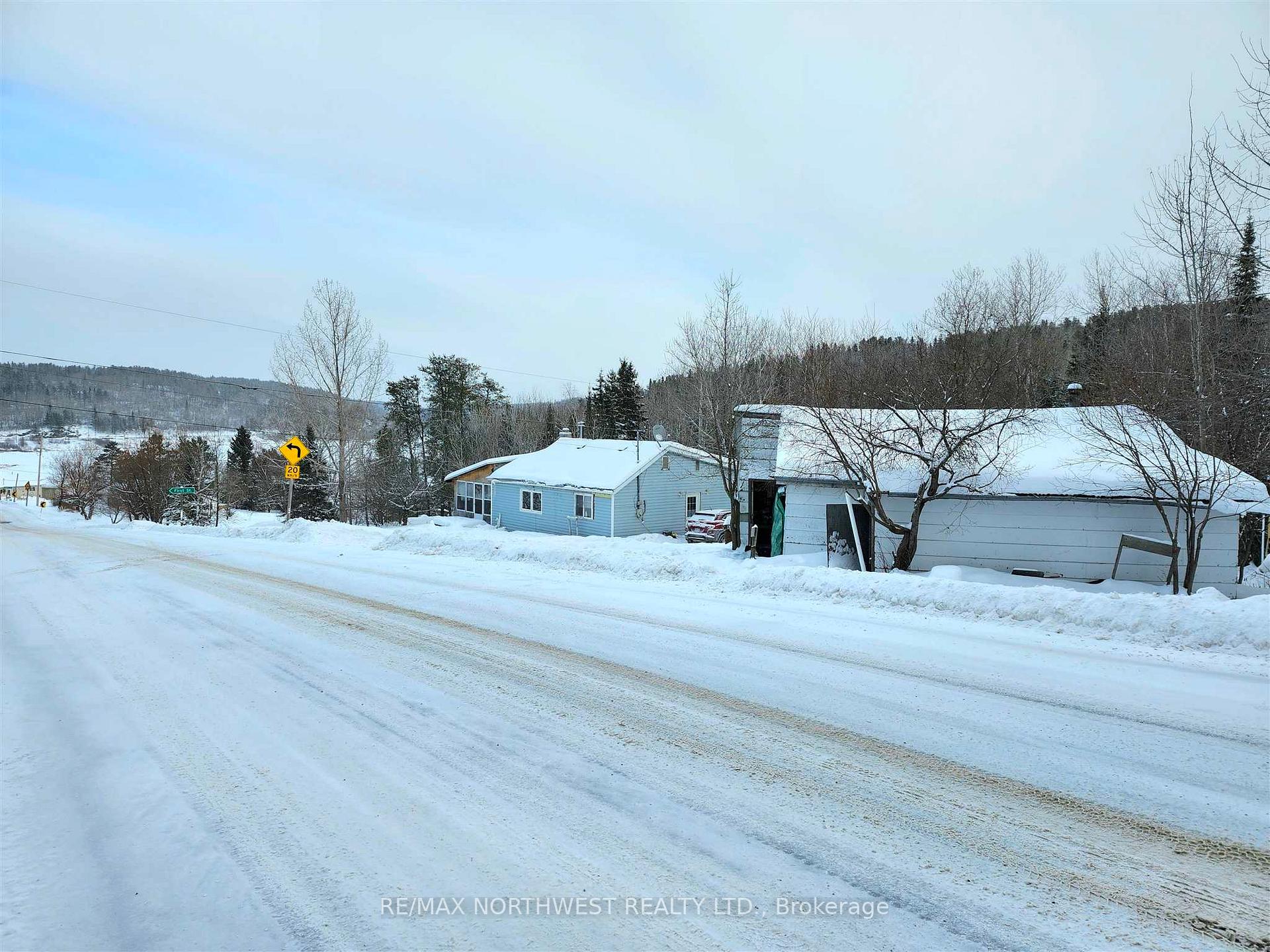 Photo 3 of 164 Third Avenue, Kenora Remote Area, Redditt — HOMEH