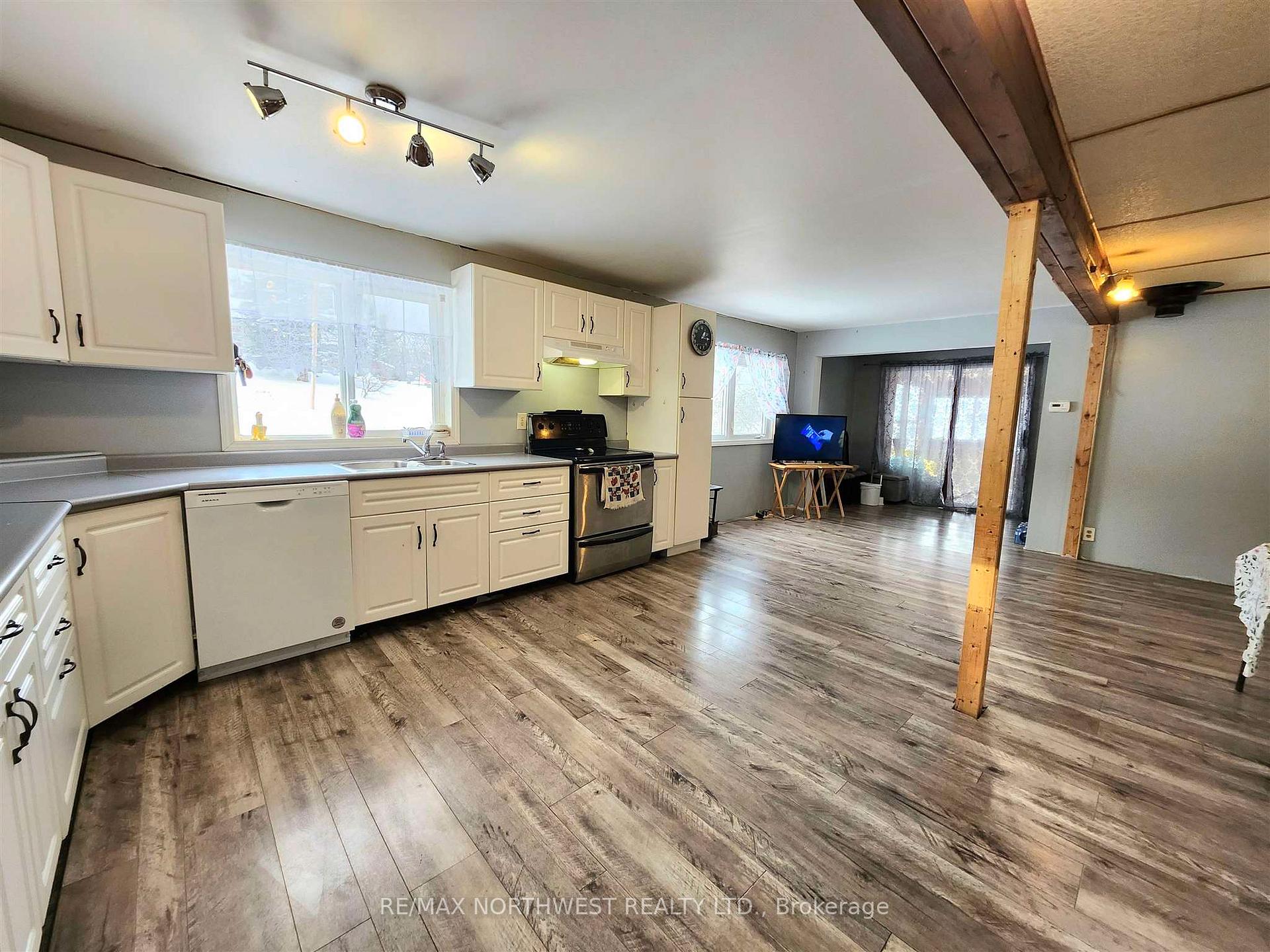 Photo 8 of 164 Third Avenue, Kenora Remote Area, Redditt — HOMEH