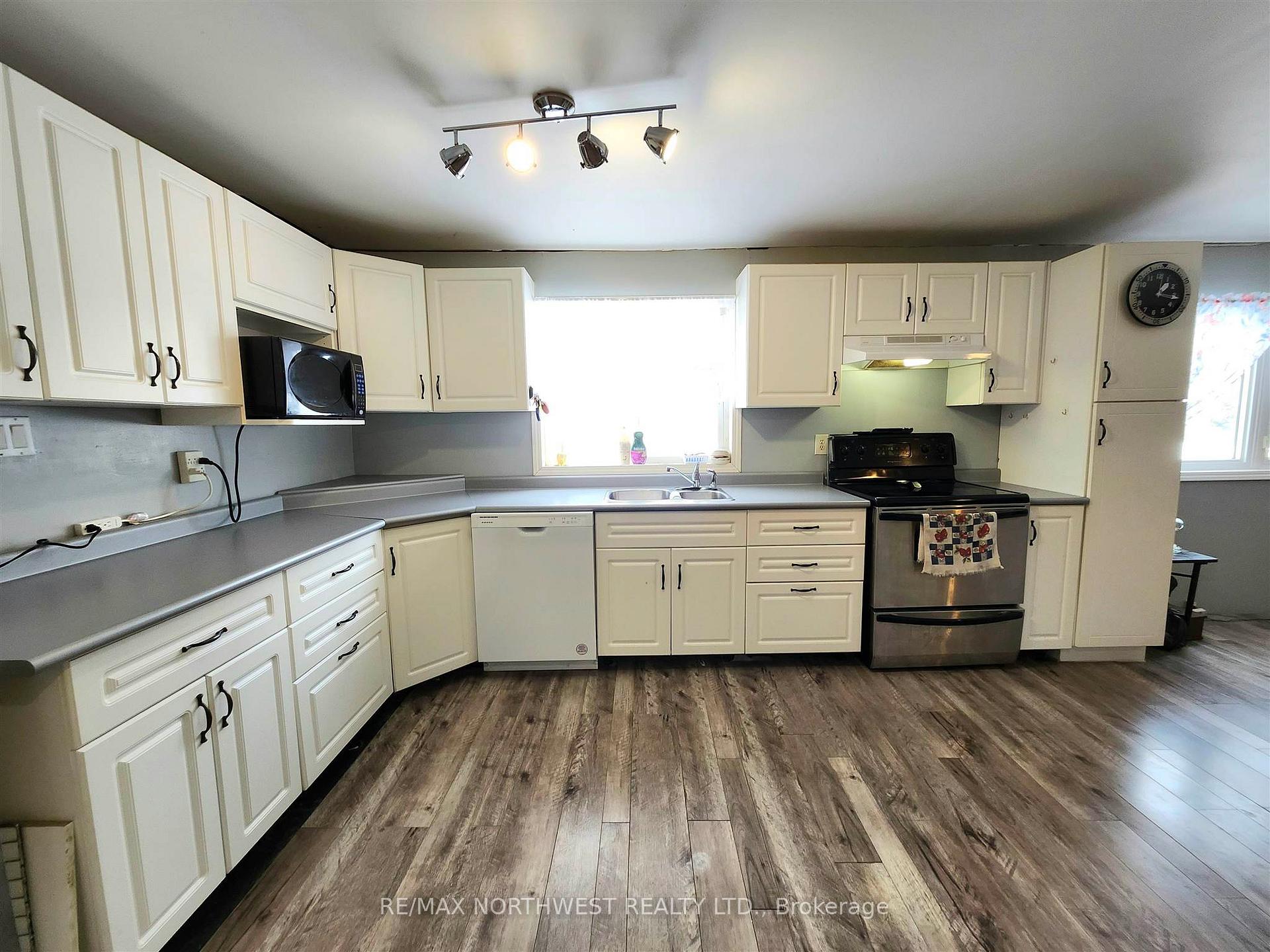 Photo 9 of 164 Third Avenue, Kenora Remote Area, Redditt — HOMEH
