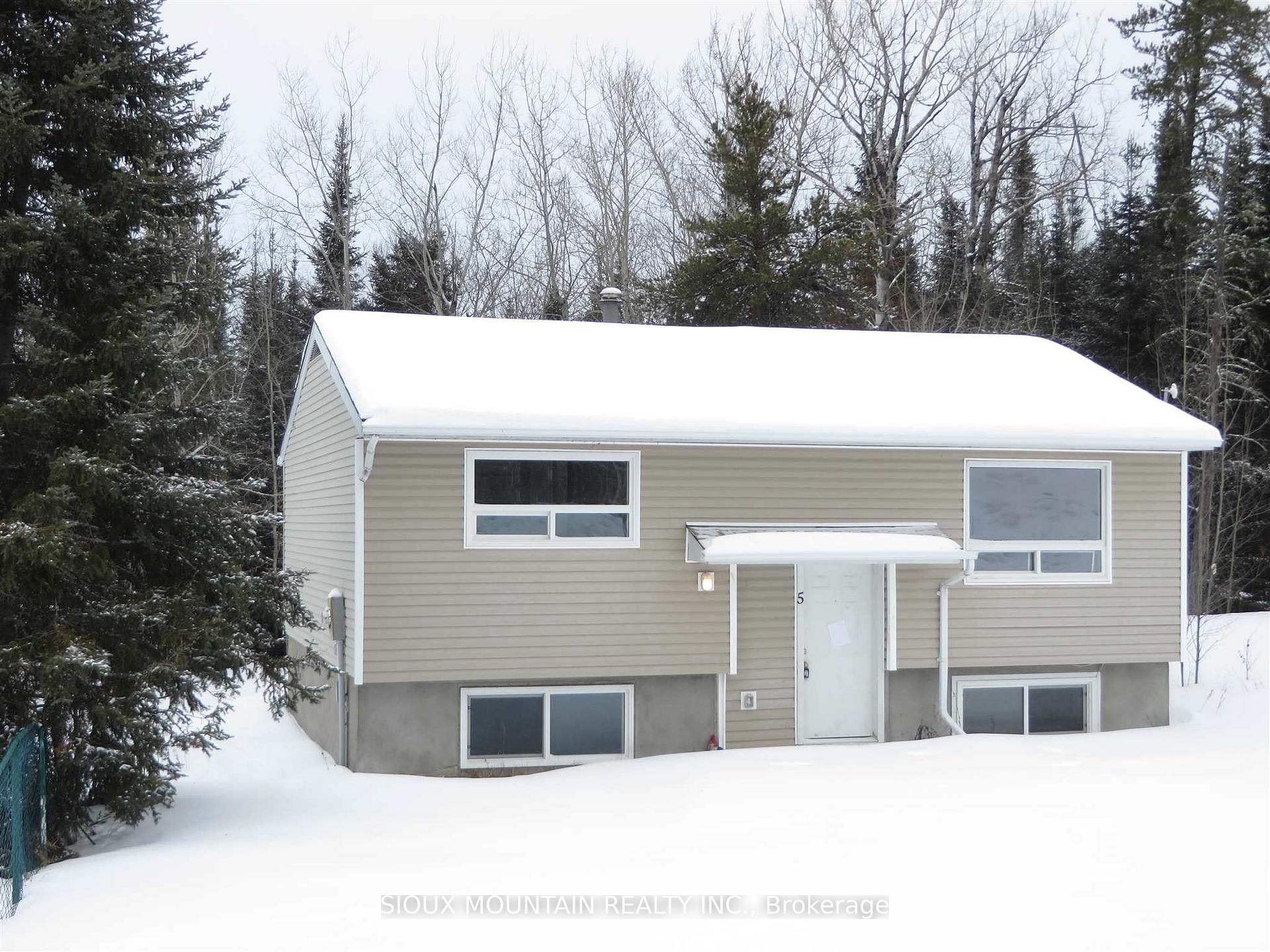 Photo 1 of 5 Lakeview Crescent, Pickle Lake — HOMEH