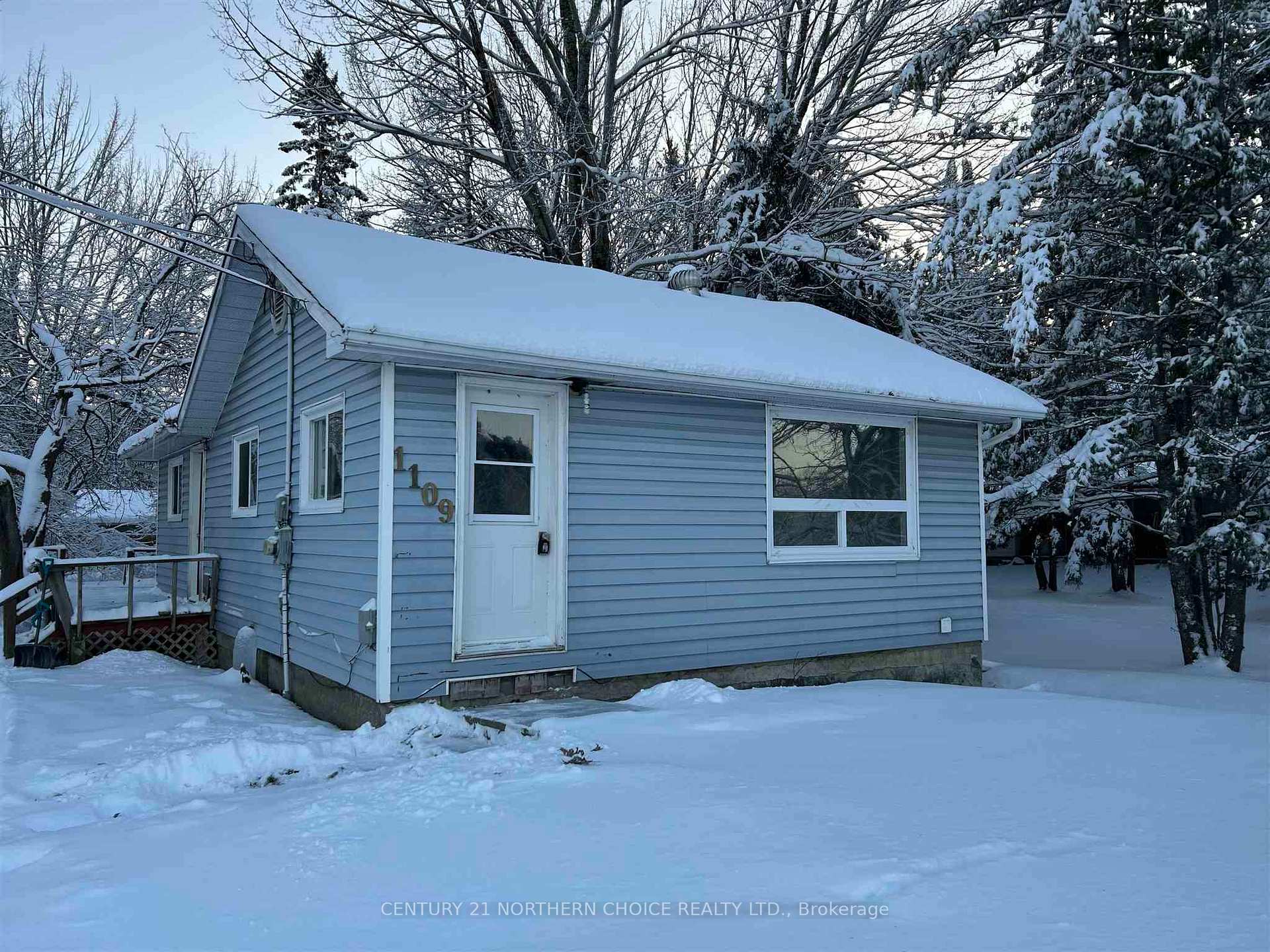 Photo 1 of 1109 Kings Highway, Fort Frances — HOMEH