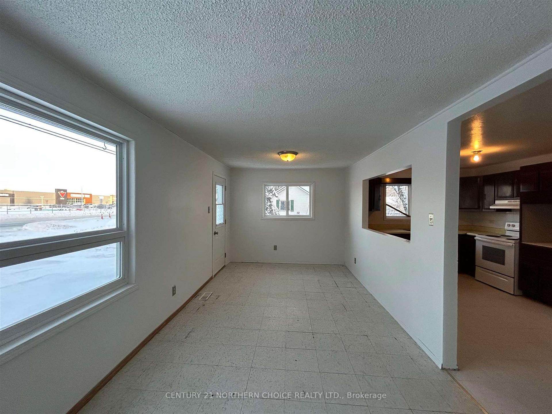 Photo 2 of 1109 Kings Highway, Fort Frances — HOMEH