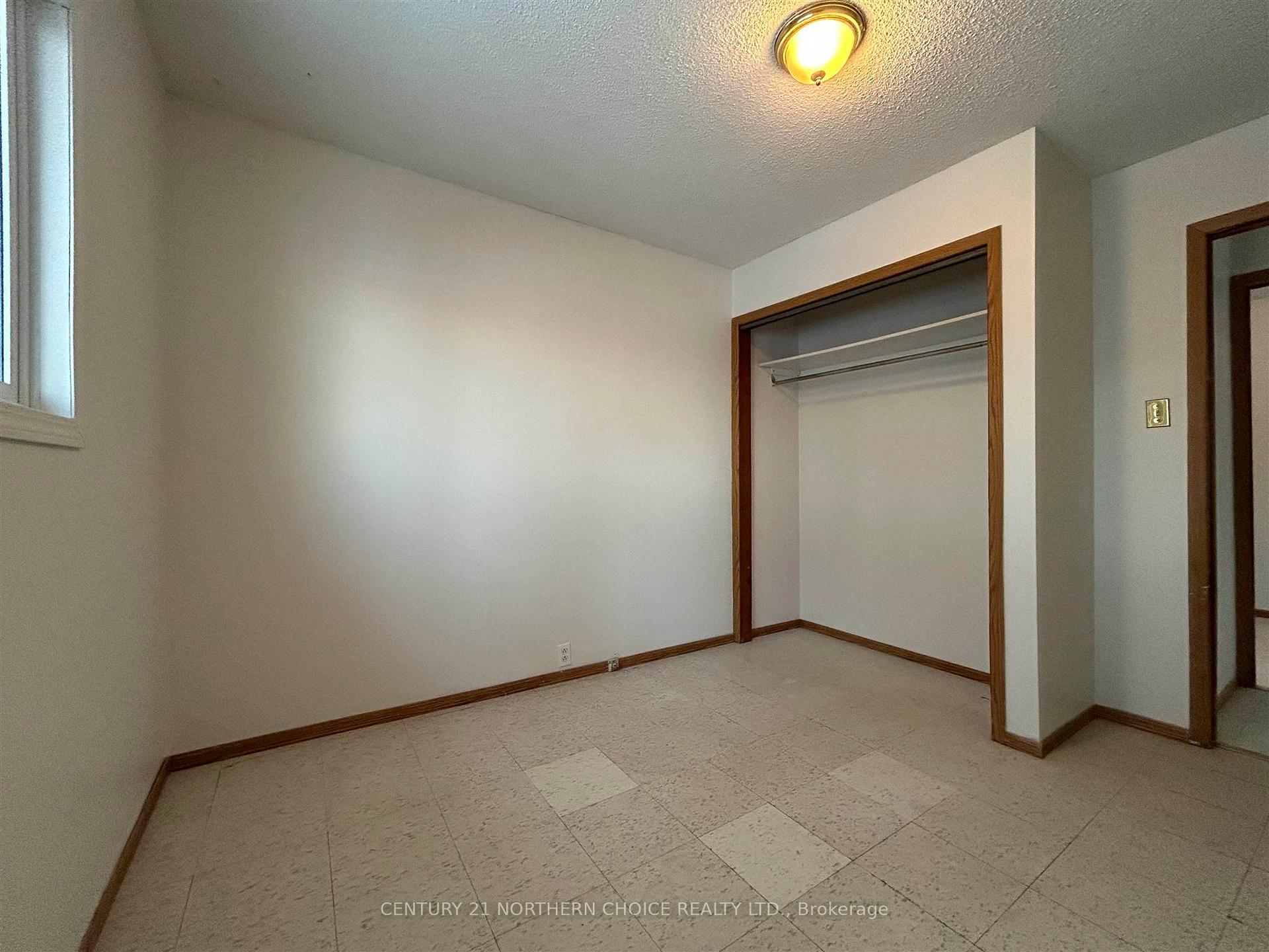 Photo 11 of 1109 Kings Highway, Fort Frances — HOMEH
