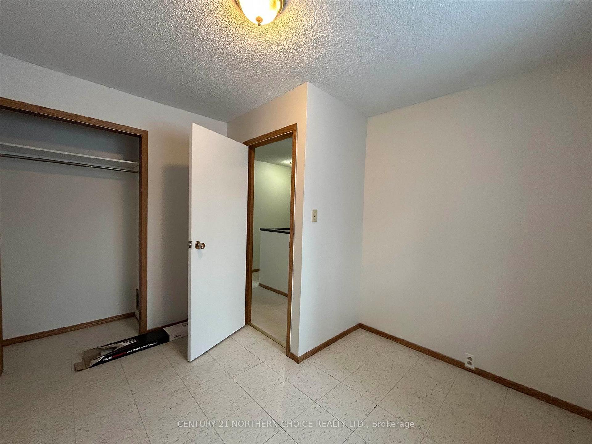 Photo 13 of 1109 Kings Highway, Fort Frances — HOMEH