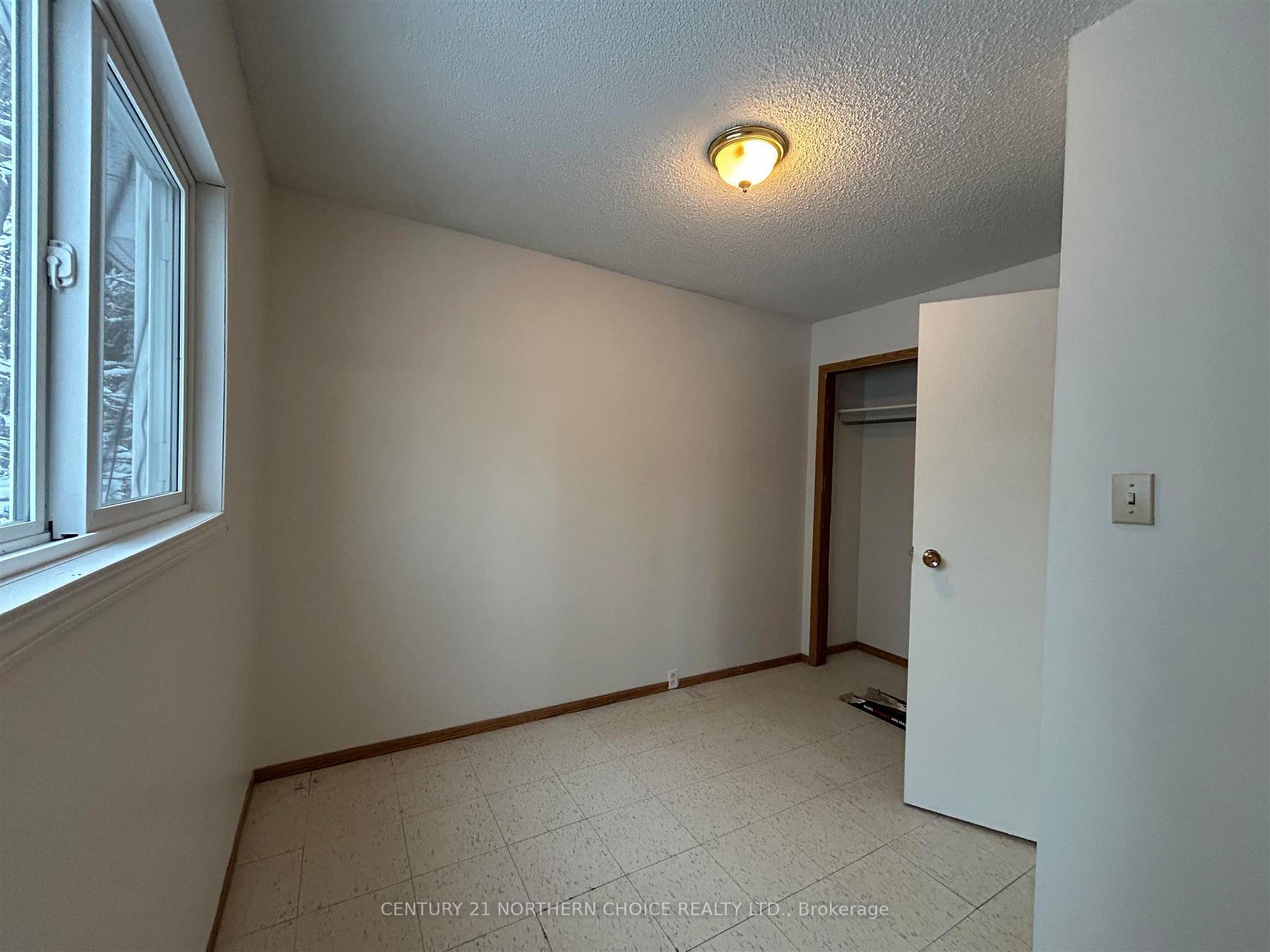 Photo 15 of 1109 Kings Highway, Fort Frances — HOMEH