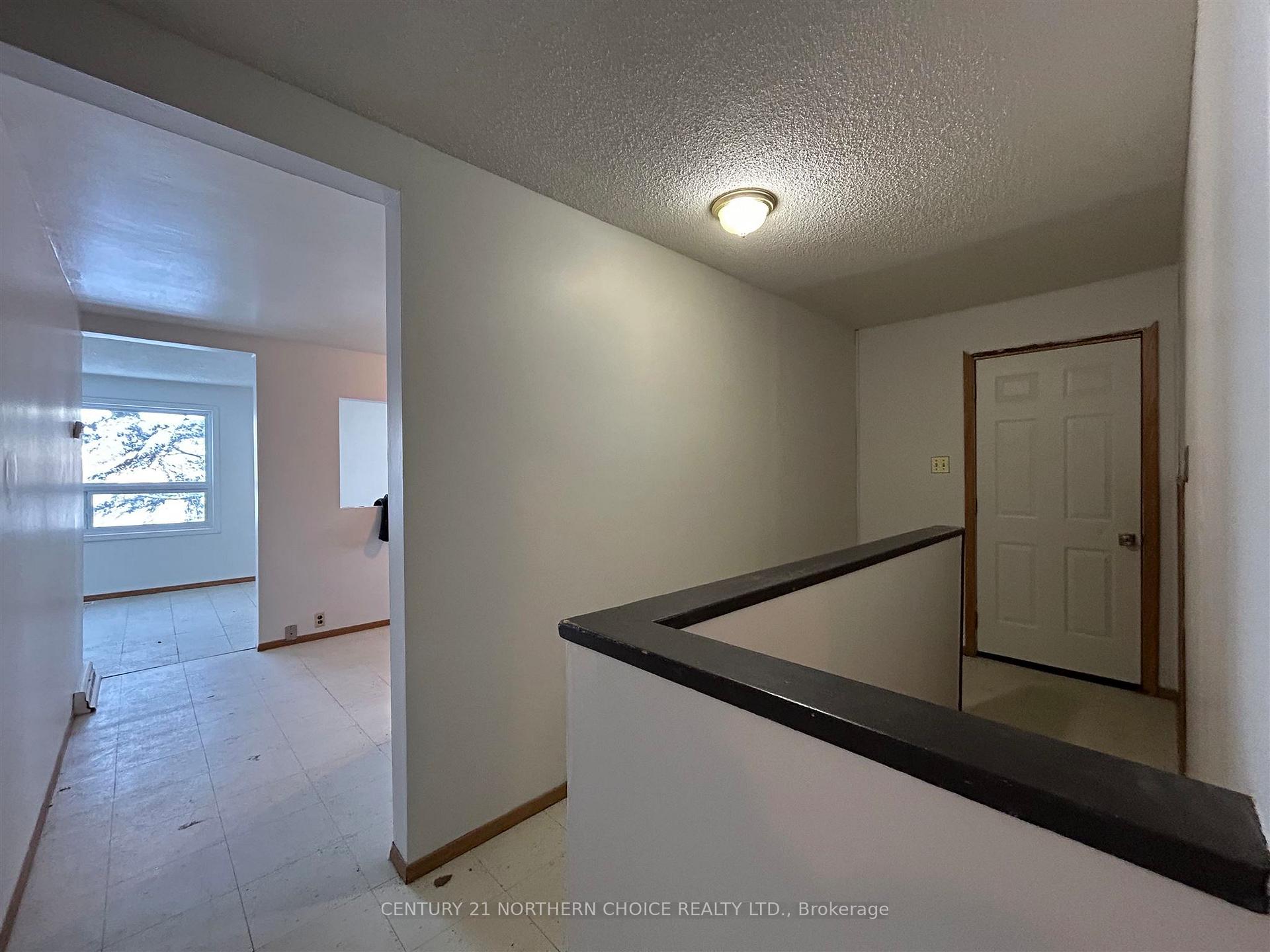 Photo 17 of 1109 Kings Highway, Fort Frances — HOMEH