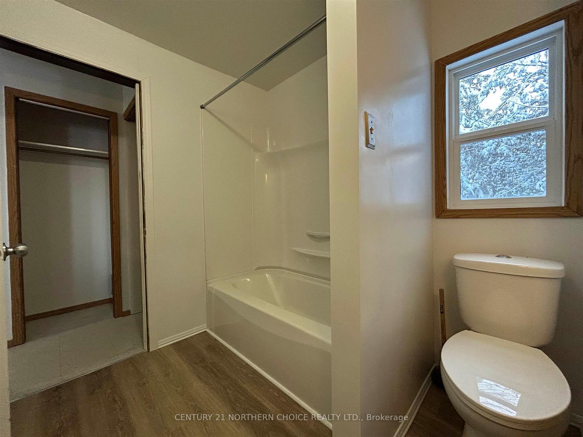 Photo 19 of 1109 Kings Highway, Fort Frances — HOMEH