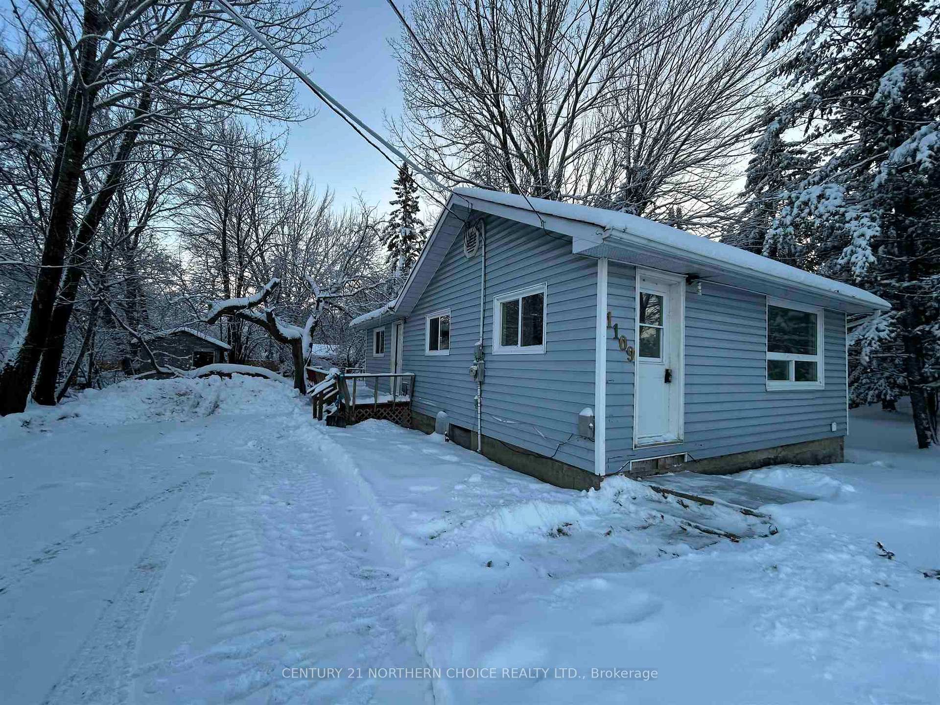 Photo 37 of 1109 Kings Highway, Fort Frances — HOMEH