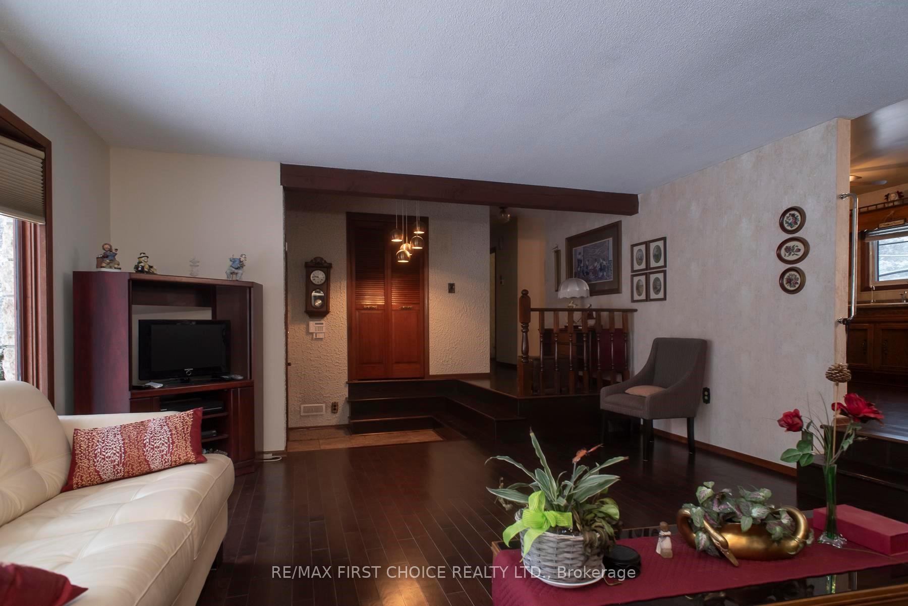 Photo 5 of 345 Boundary Drive, Neebing, Blake — HOMEH