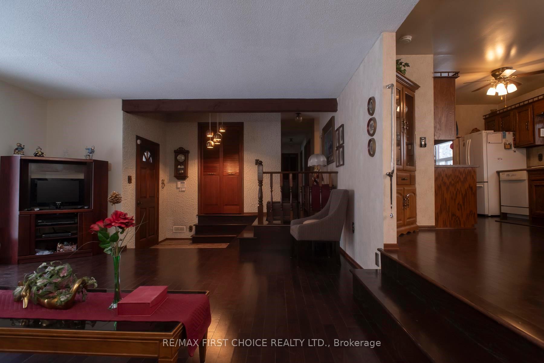Photo 6 of 345 Boundary Drive, Neebing, Blake — HOMEH