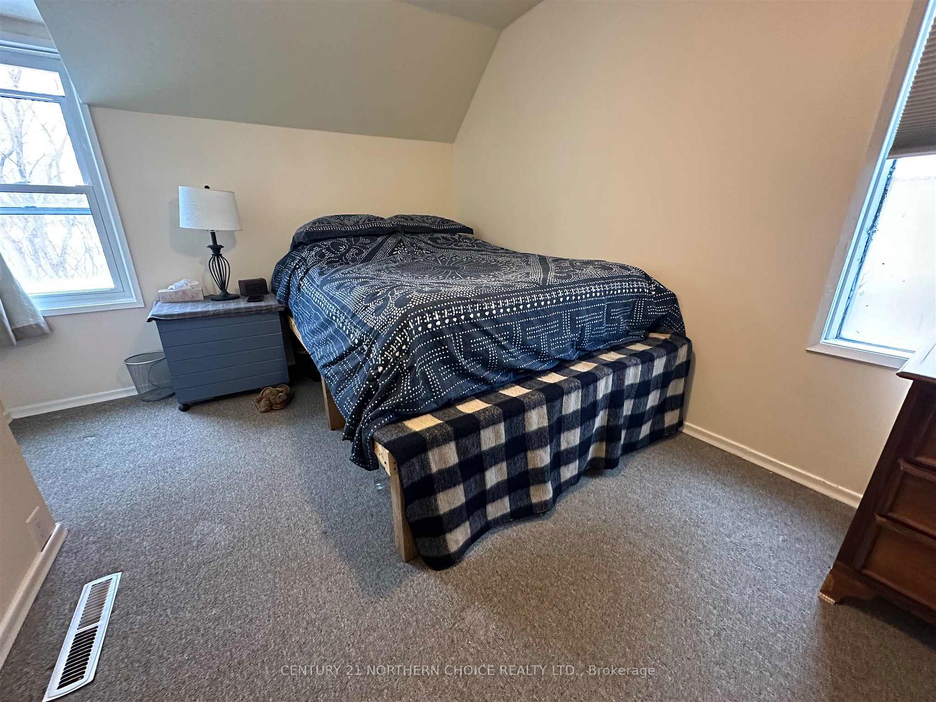 Photo 4 of 217 Fourth Street N, Kenora, North End — HOMEH