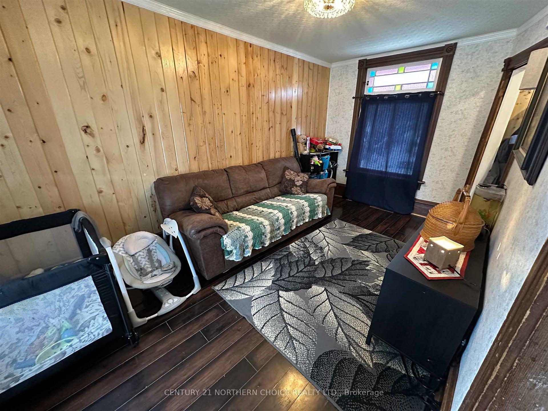 Photo 9 of 217 Fourth Street N, Kenora, North End — HOMEH