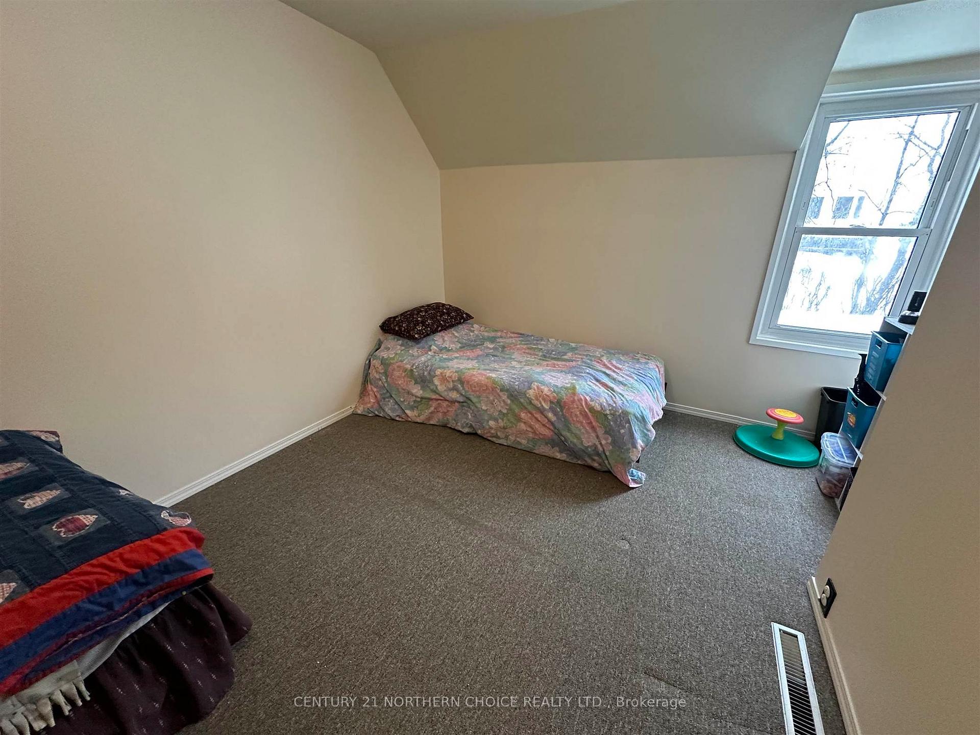 Photo 13 of 217 Fourth Street N, Kenora, North End — HOMEH