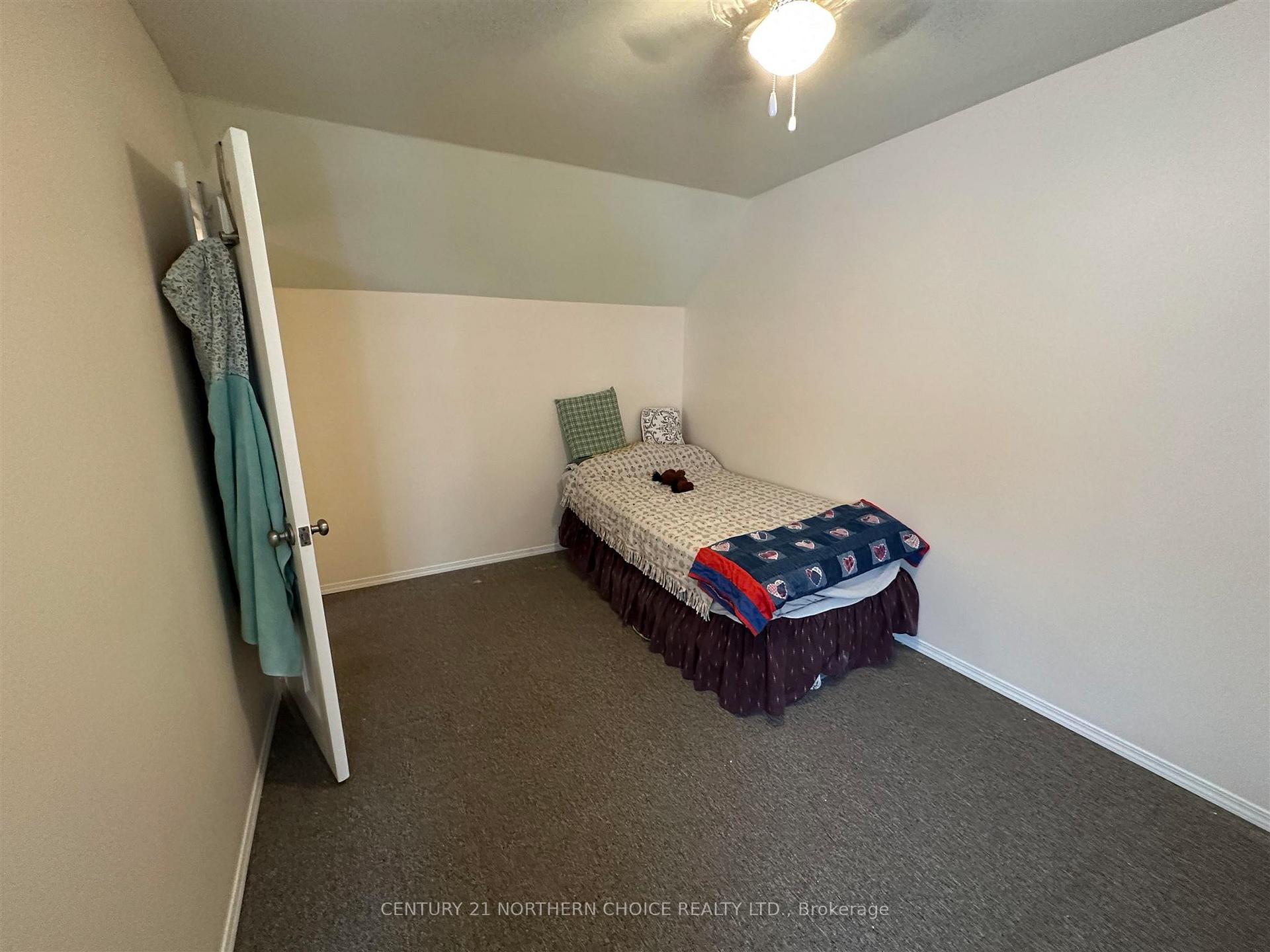 Photo 14 of 217 Fourth Street N, Kenora, North End — HOMEH