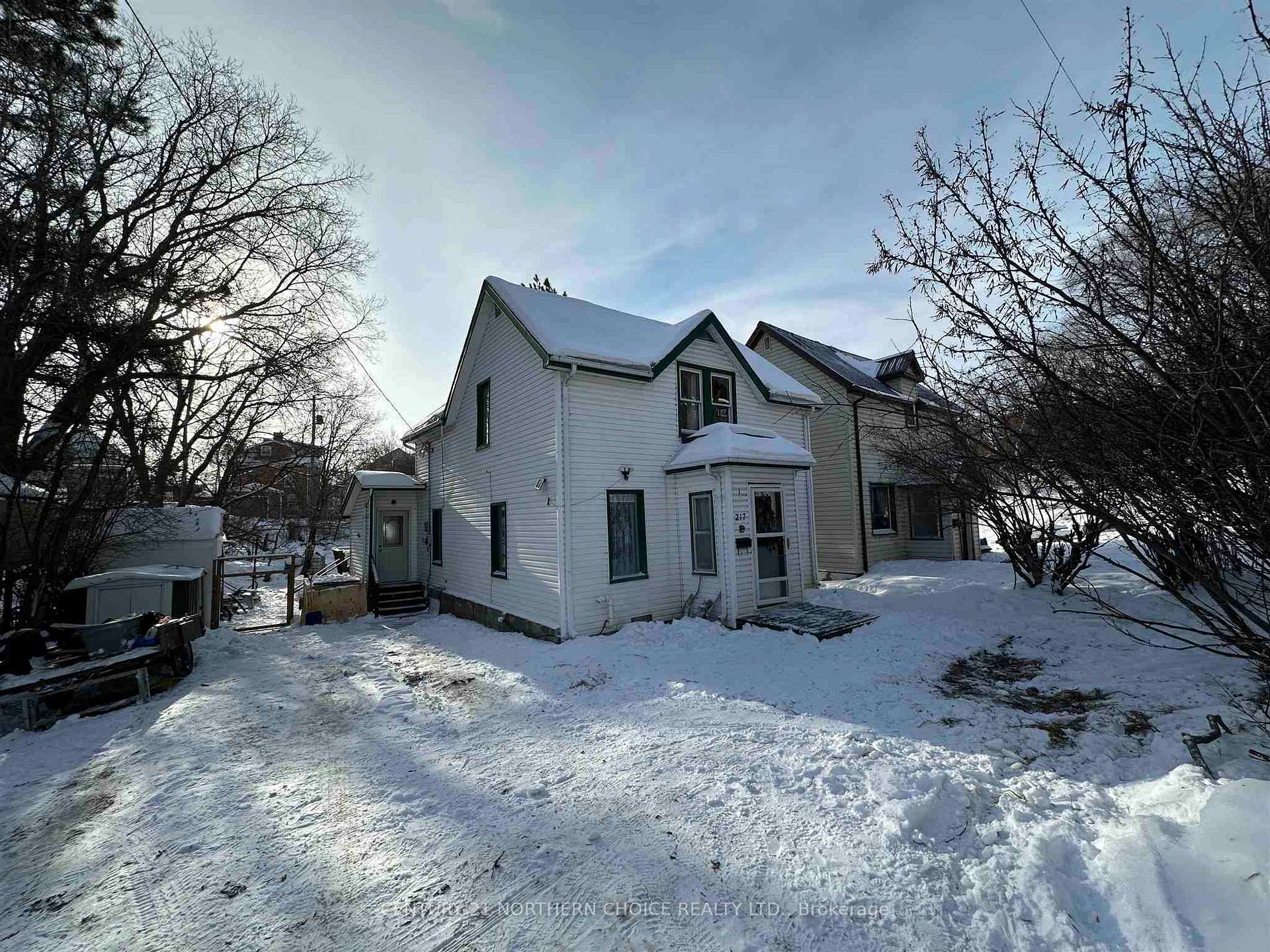 Photo 17 of 217 Fourth Street N, Kenora, North End — HOMEH