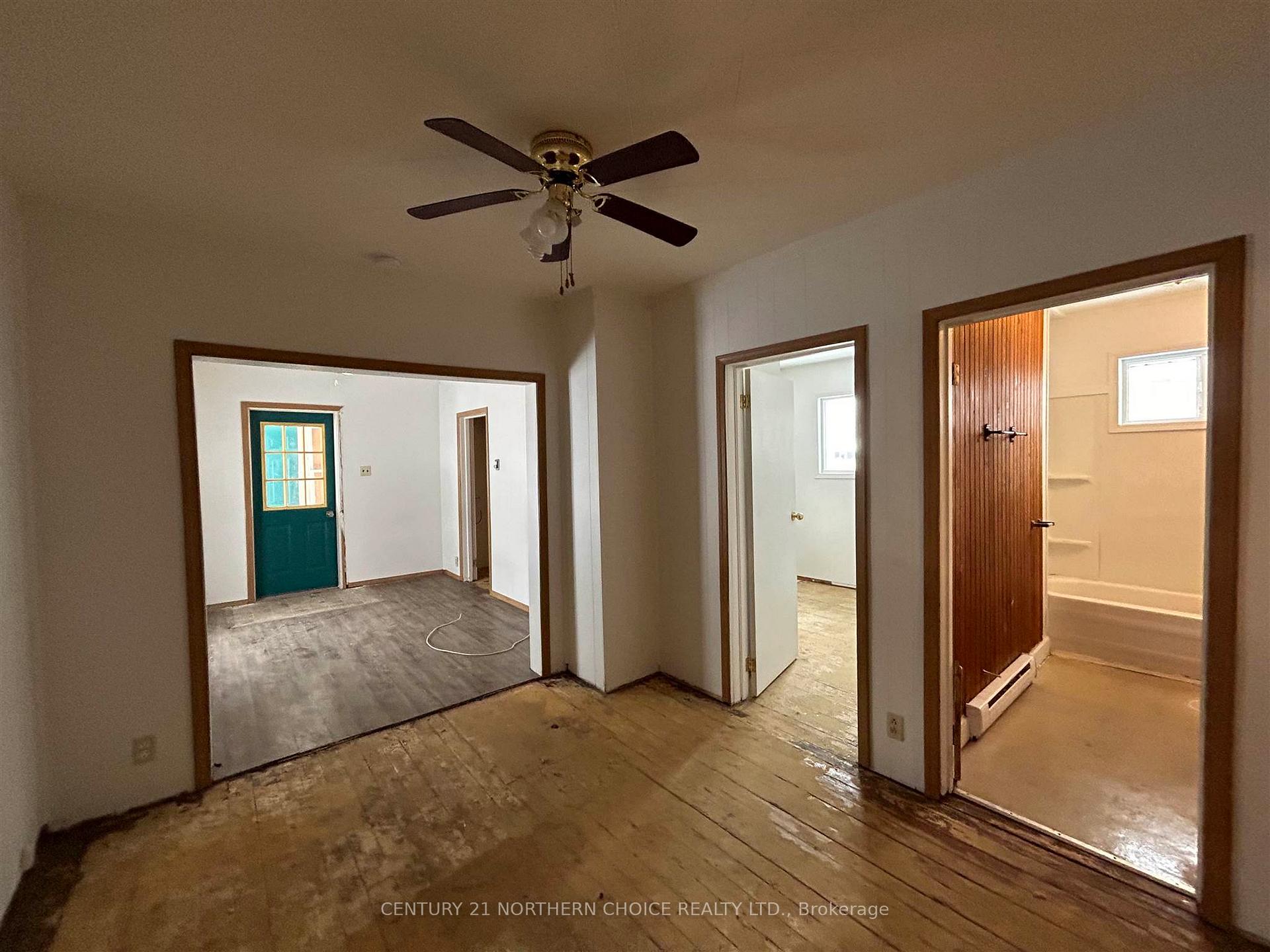 Photo 3 of 413 Crowe Avenue, Fort Frances — HOMEH