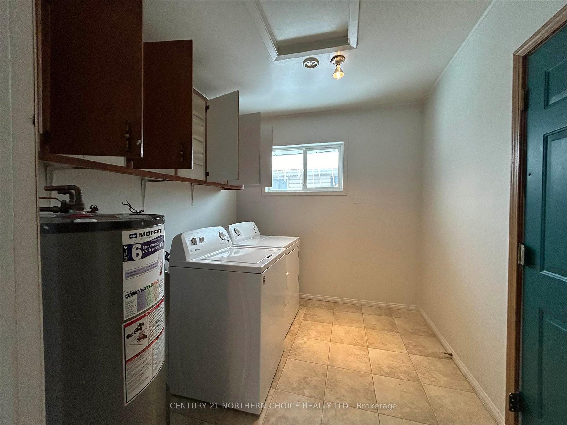 Photo 10 of 413 Crowe Avenue, Fort Frances — HOMEH