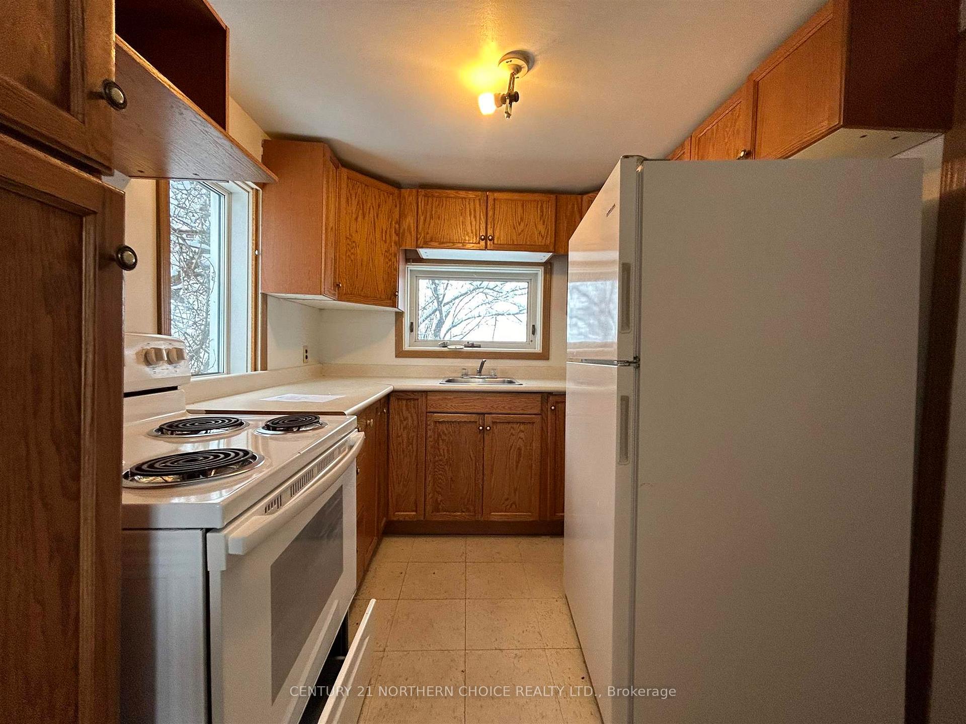 Photo 11 of 413 Crowe Avenue, Fort Frances — HOMEH