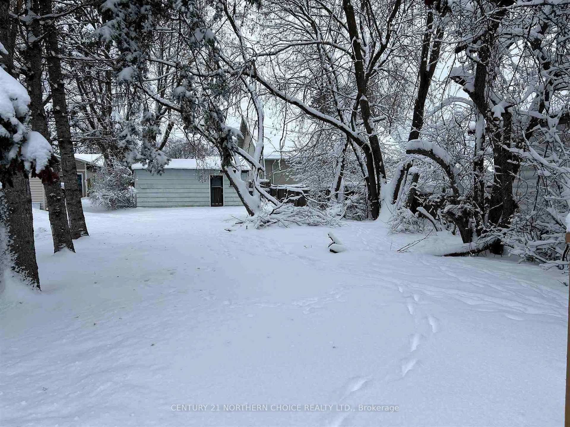 Photo 18 of 413 Crowe Avenue, Fort Frances — HOMEH