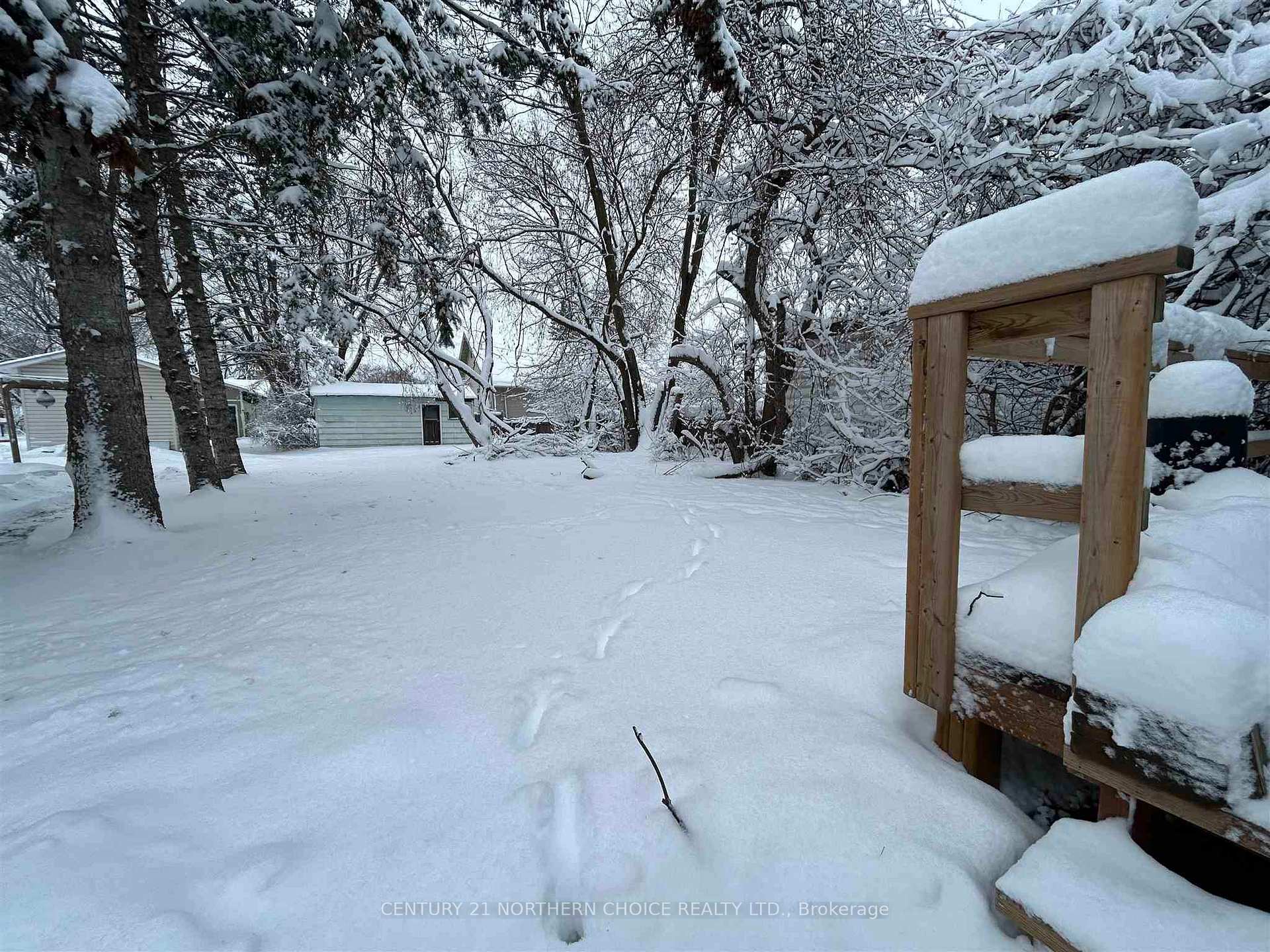 Photo 20 of 413 Crowe Avenue, Fort Frances — HOMEH