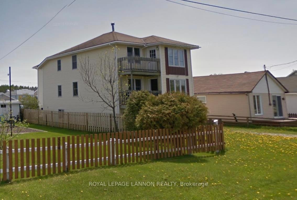 Photo 17 of 511 First Street, Greenstone — HOMEH