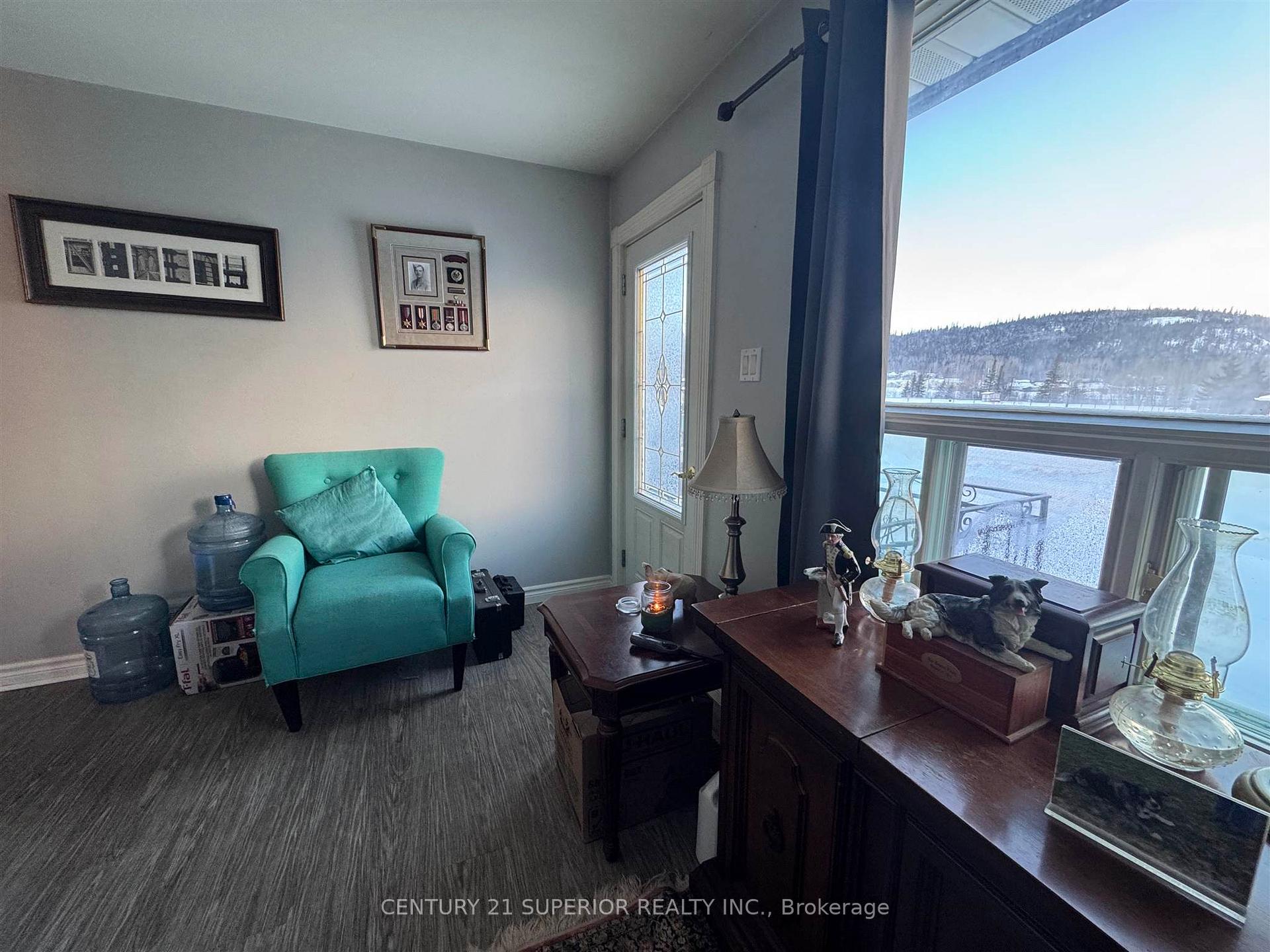 Photo 10 of 26 Ohsweken Road, Manitouwadge — HOMEH