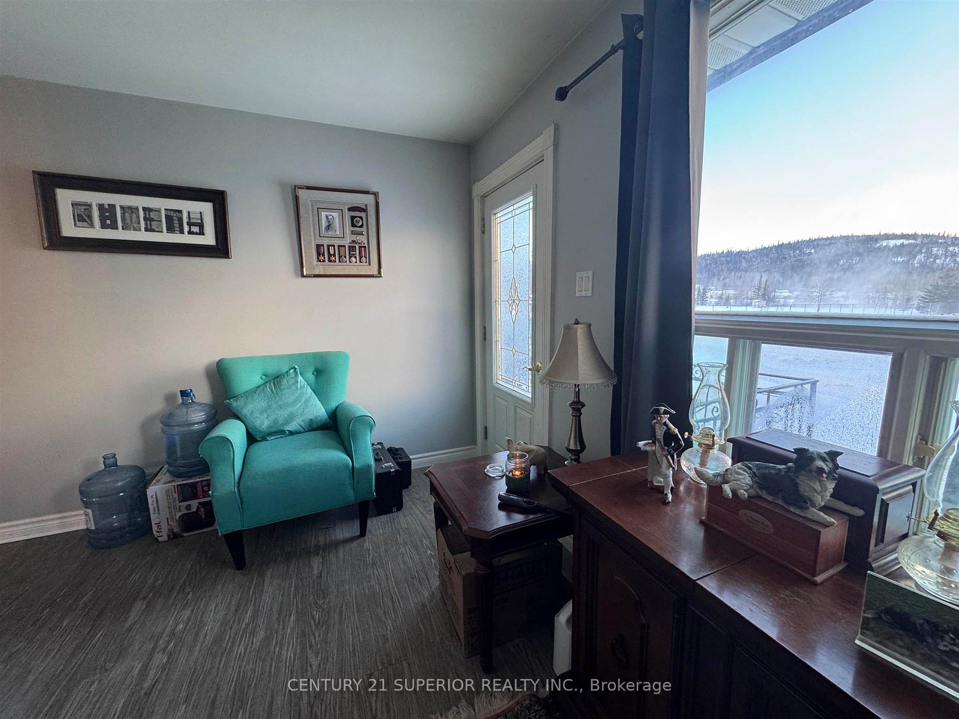 Photo 11 of 26 Ohsweken Road, Manitouwadge — HOMEH