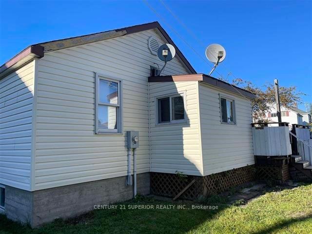 Photo 7 of 13 Drake Street, Marathon — HOMEH