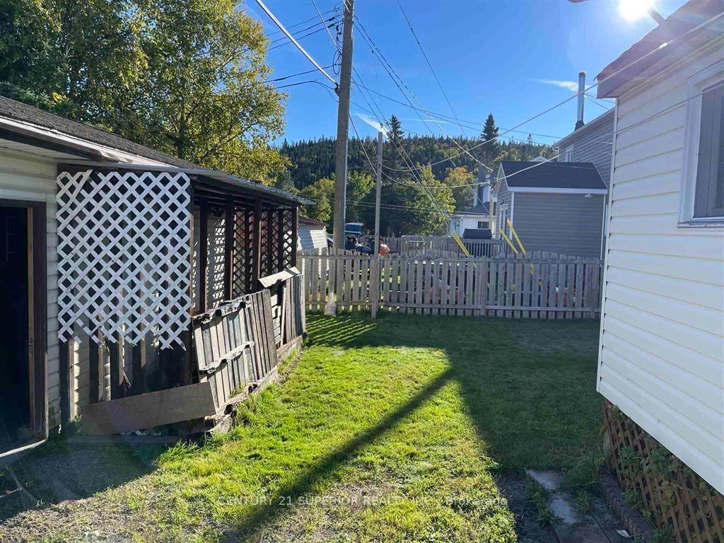 Photo 33 of 13 Drake Street, Marathon — HOMEH