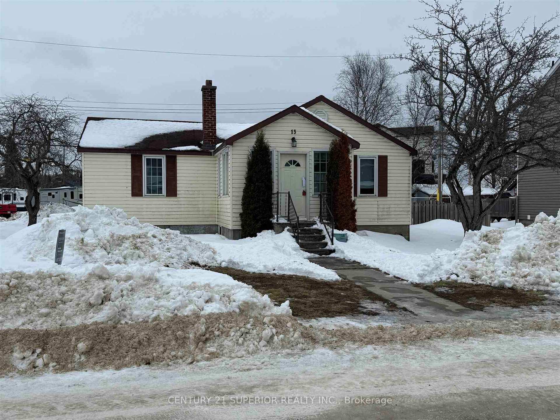 Photo 41 of 13 Drake Street, Marathon — HOMEH