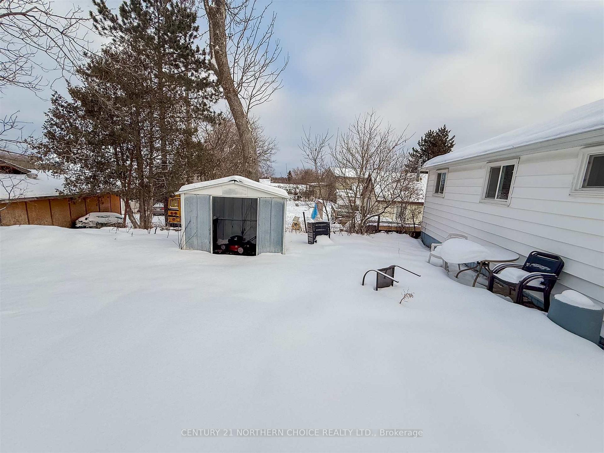 Photo 3 of 1326 River Drive, Kenora, Lakeside — HOMEH