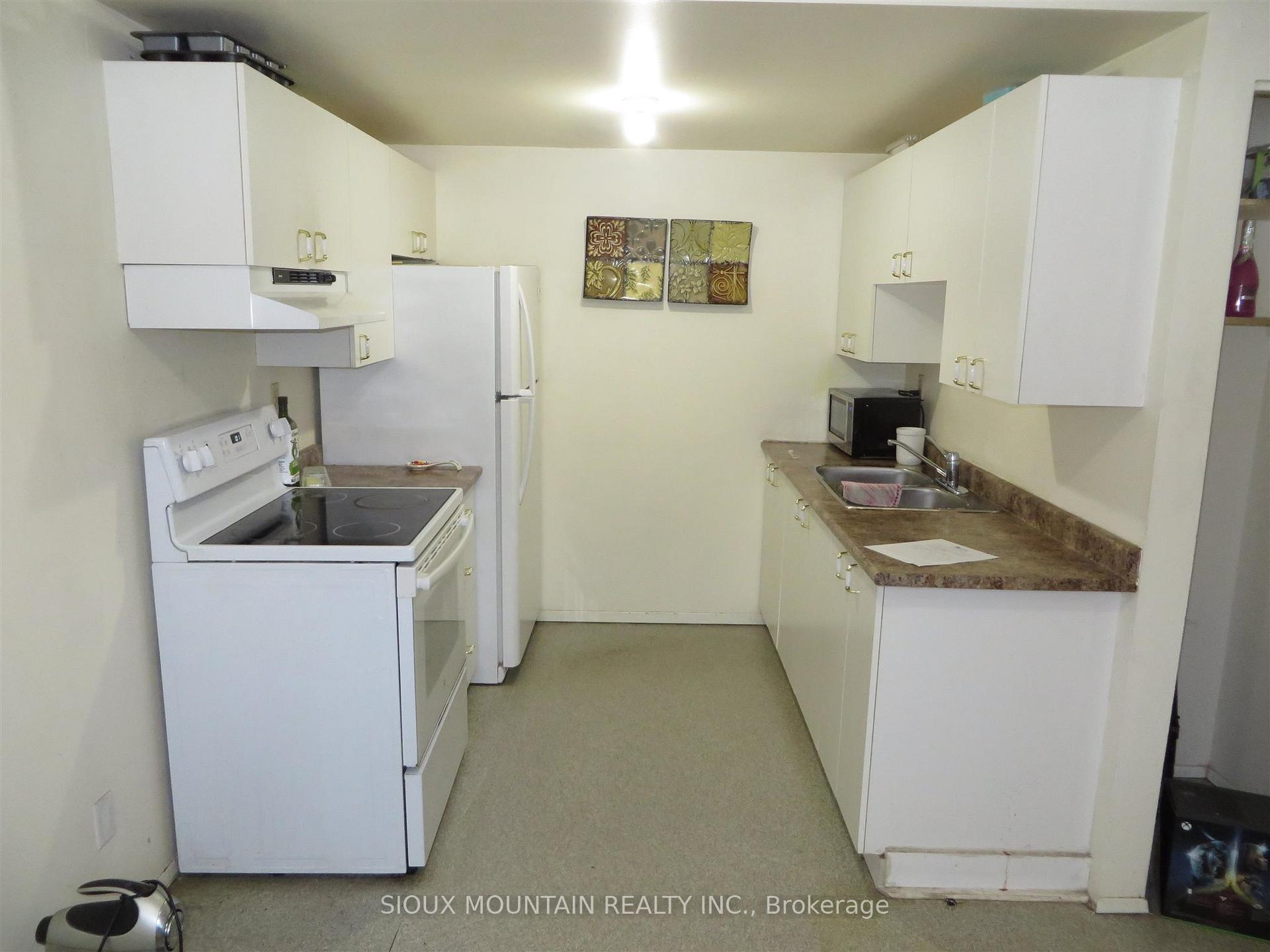 Photo 2 of 74 Lakeview Crescent, Pickle Lake — HOMEH