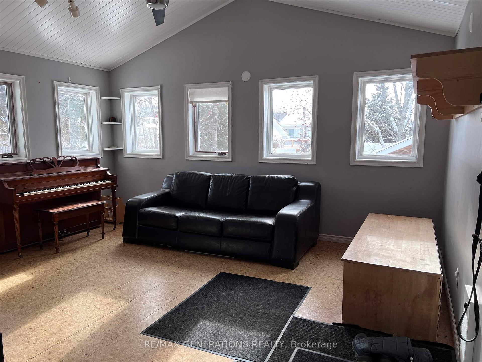 Photo 5 of 36 LaVerendrye Crescent, Marathon — HOMEH