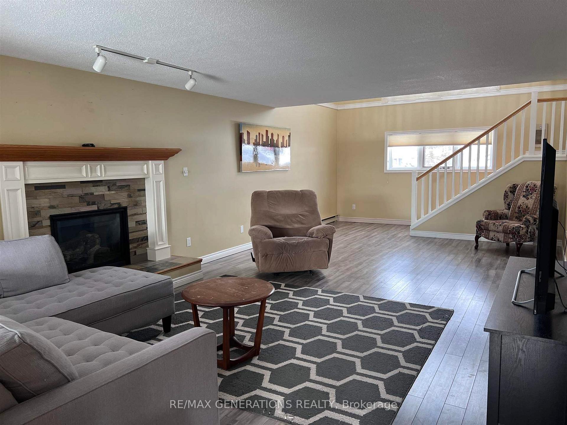 Photo 6 of 36 LaVerendrye Crescent, Marathon — HOMEH