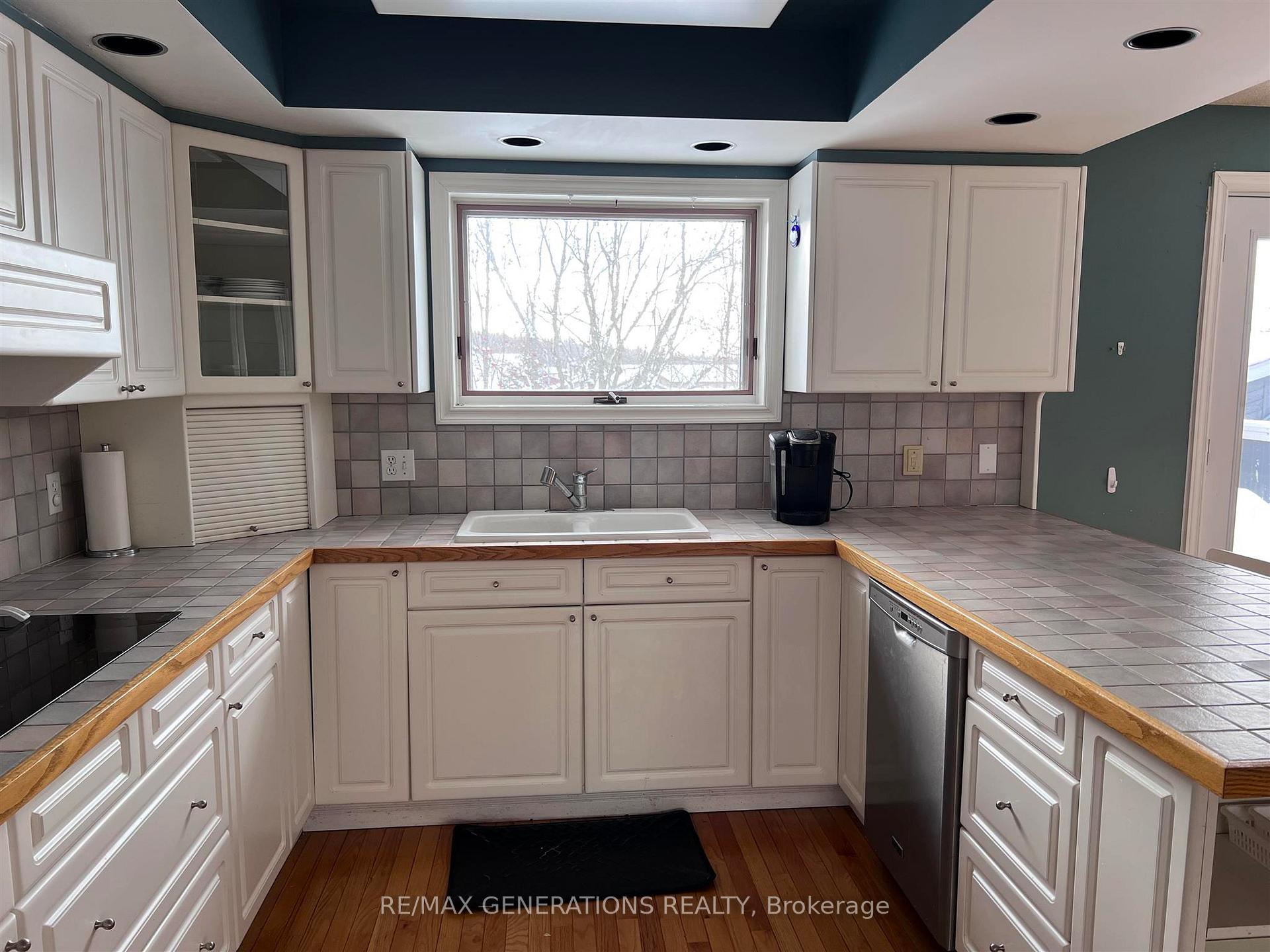 Photo 21 of 36 LaVerendrye Crescent, Marathon — HOMEH