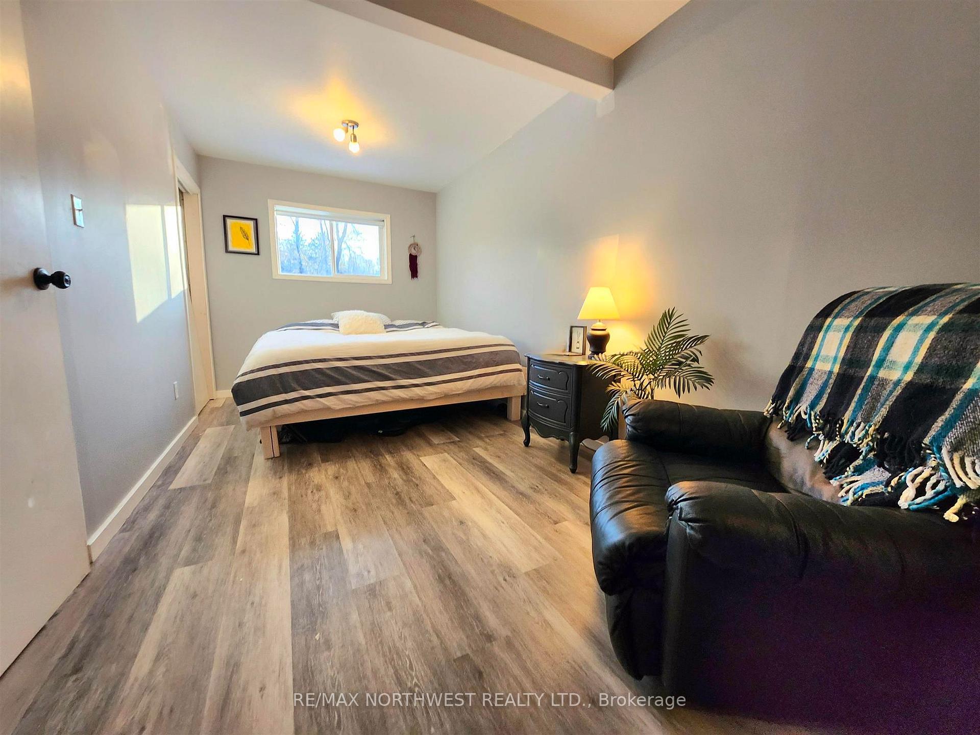 Photo 31 of 32 Beach Street, Kenora, Coney Island — HOMEH