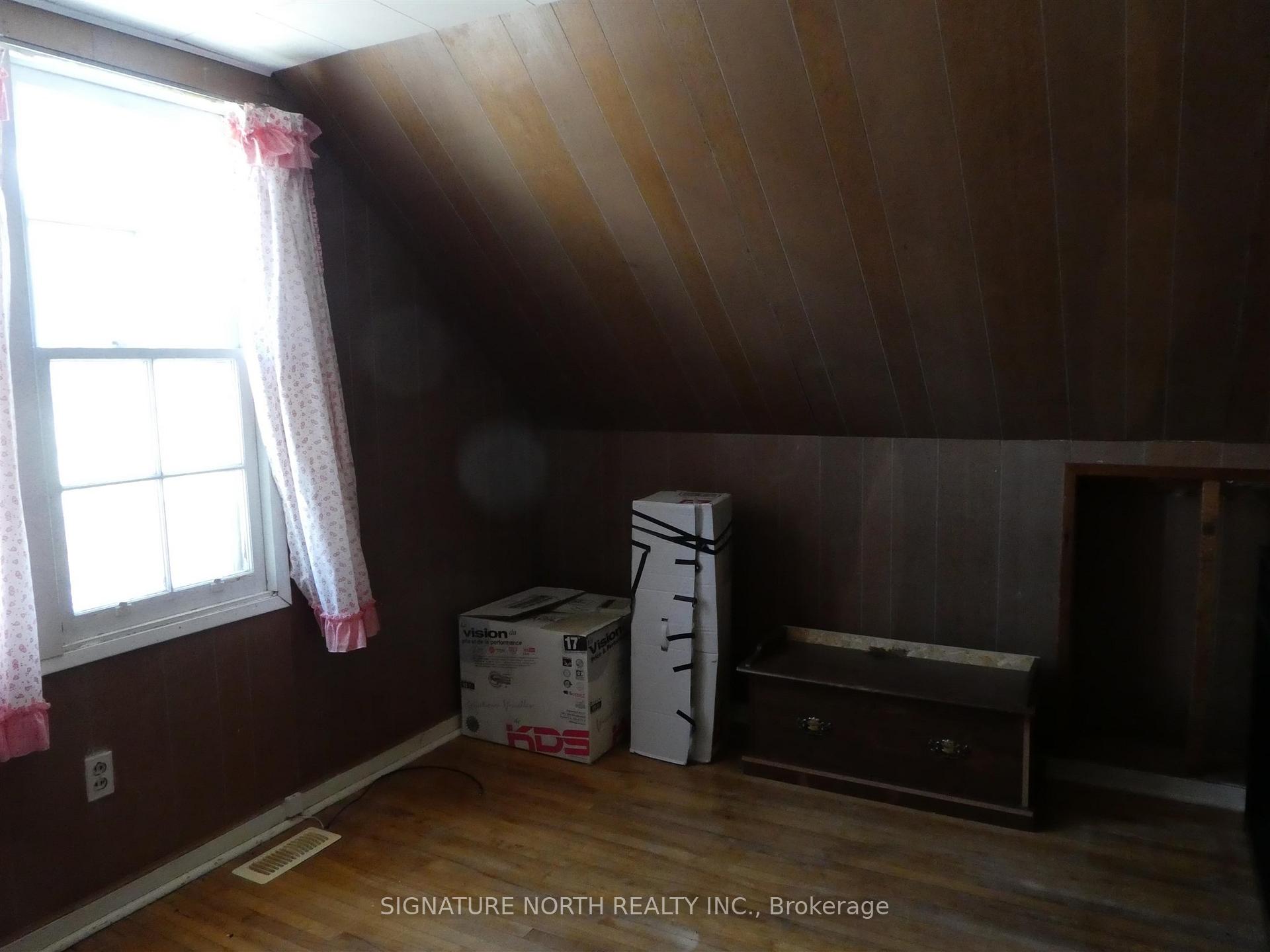 Photo 15 of 327 Ball Park Crescent, Greenstone — HOMEH