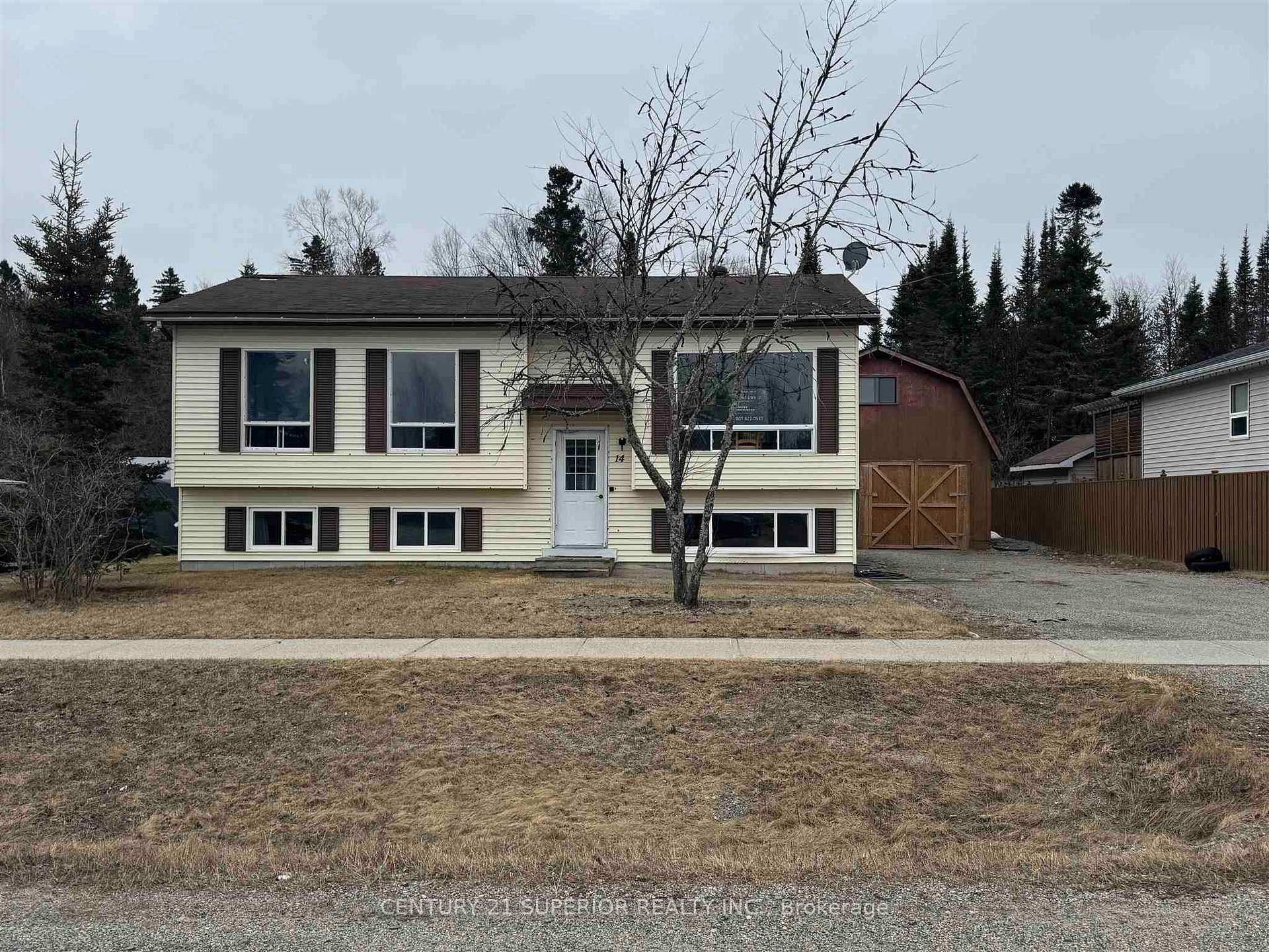 Photo 1 of 14 Pinewood Walk, Marathon — HOMEH