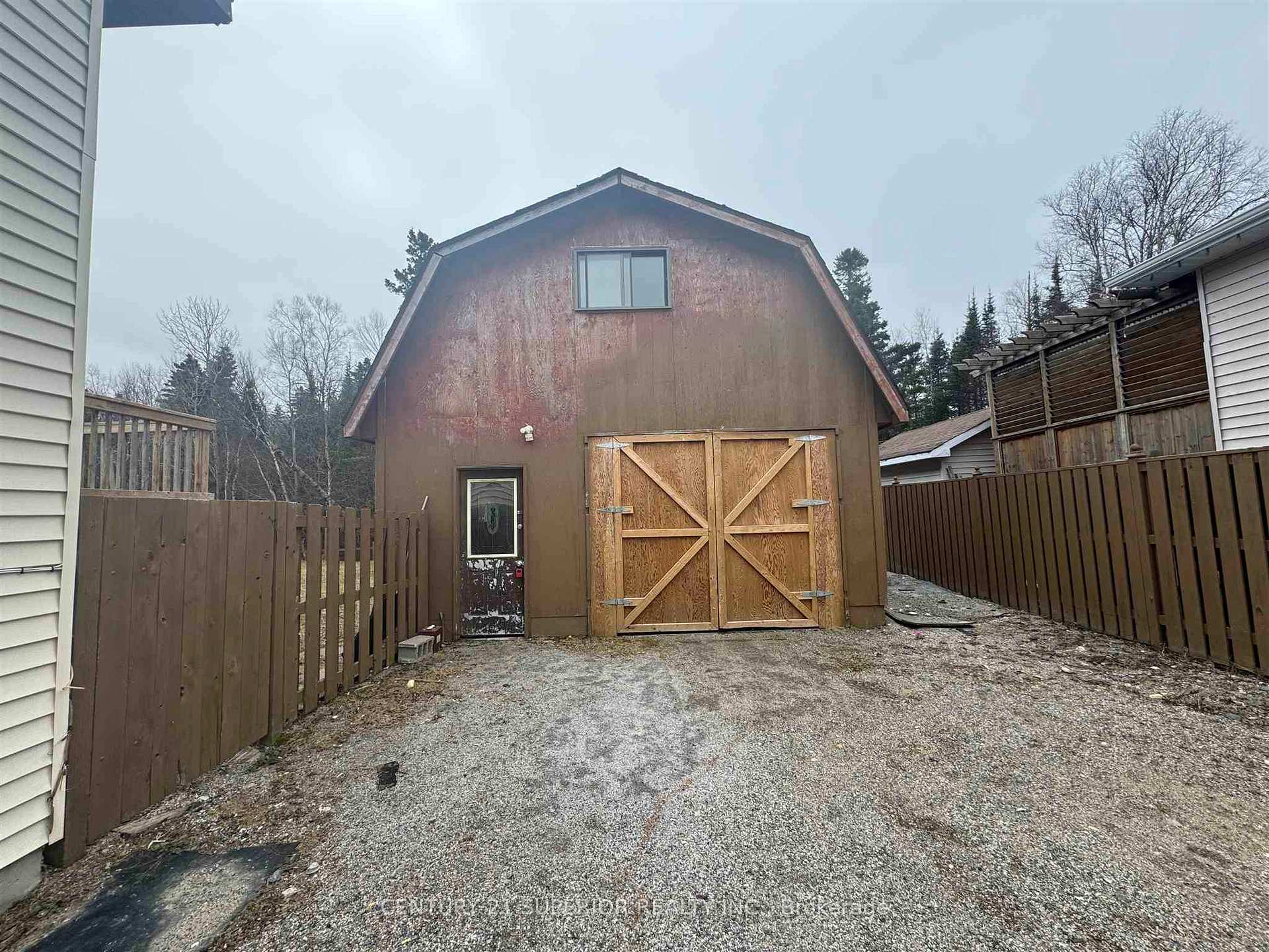 Photo 4 of 14 Pinewood Walk, Marathon — HOMEH