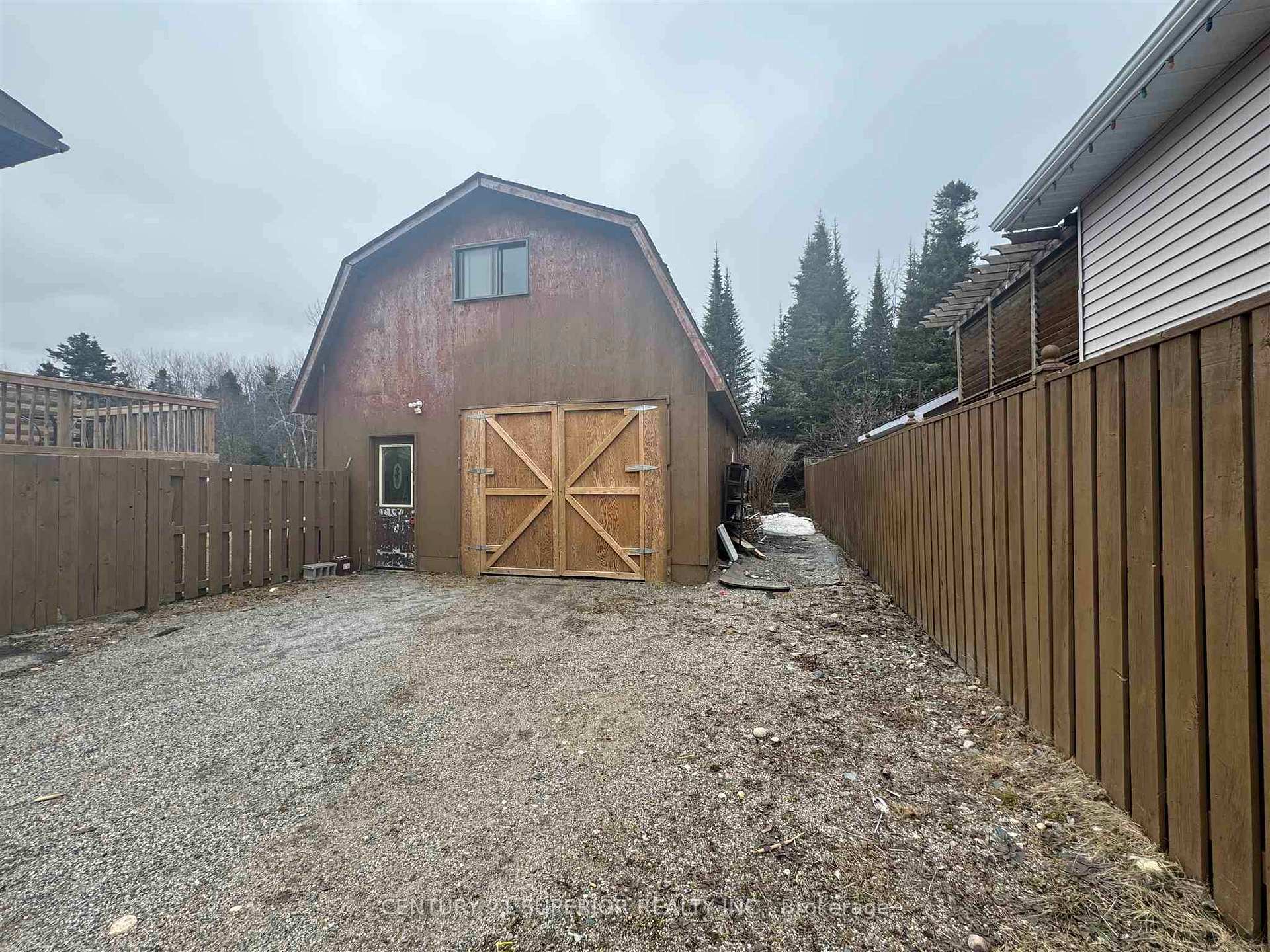 Photo 8 of 14 Pinewood Walk, Marathon — HOMEH