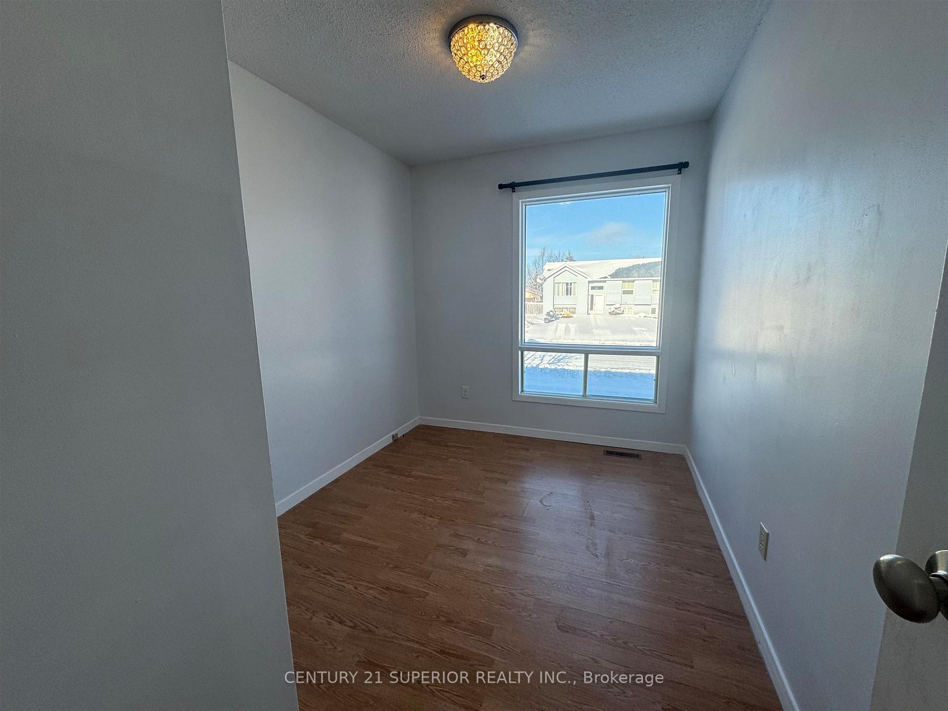 Photo 21 of 14 Pinewood Walk, Marathon — HOMEH