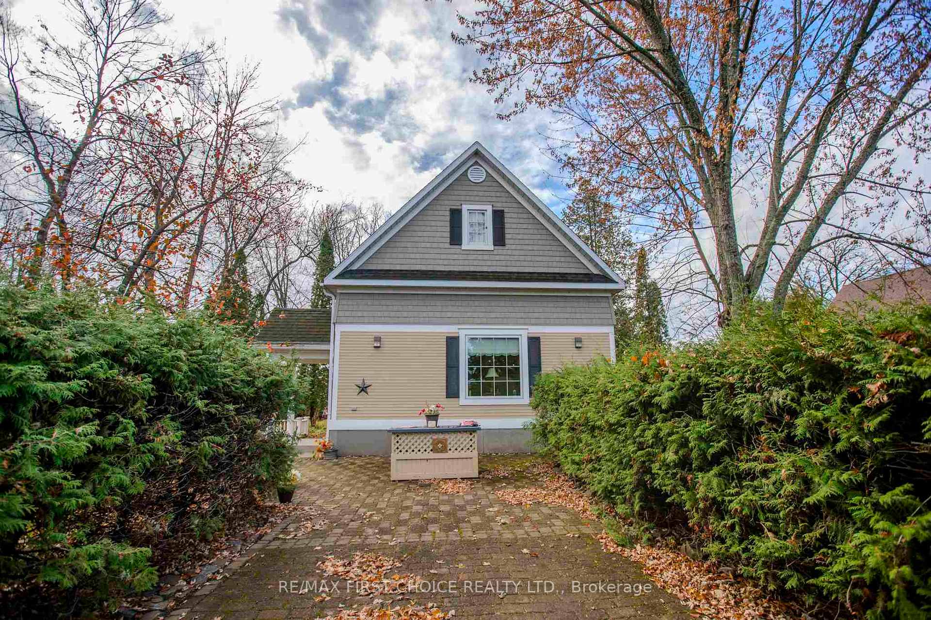 Photo 3 of 118 Front Street, Emo — HOMEH