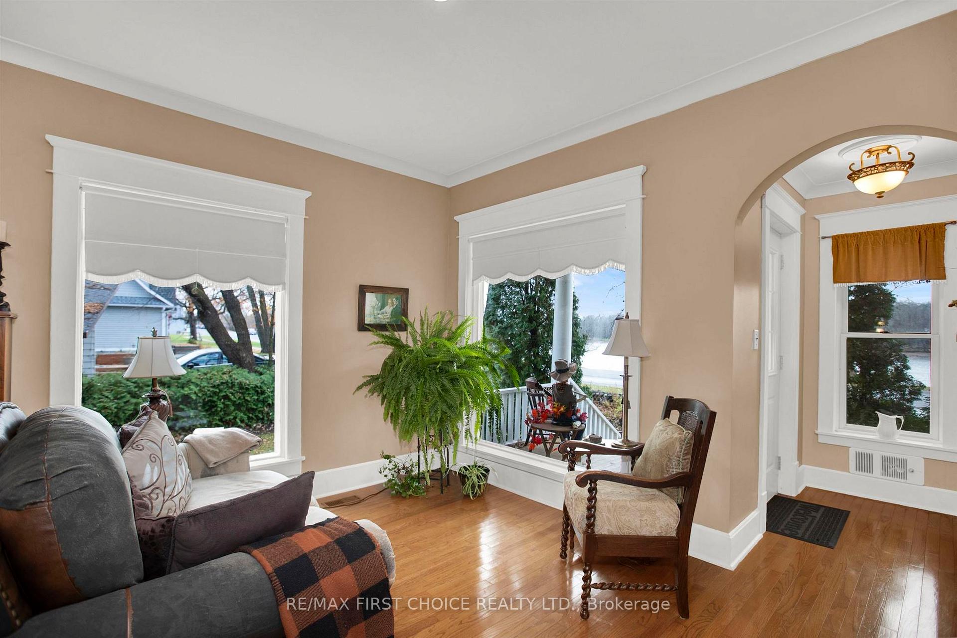 Photo 4 of 118 Front Street, Emo — HOMEH
