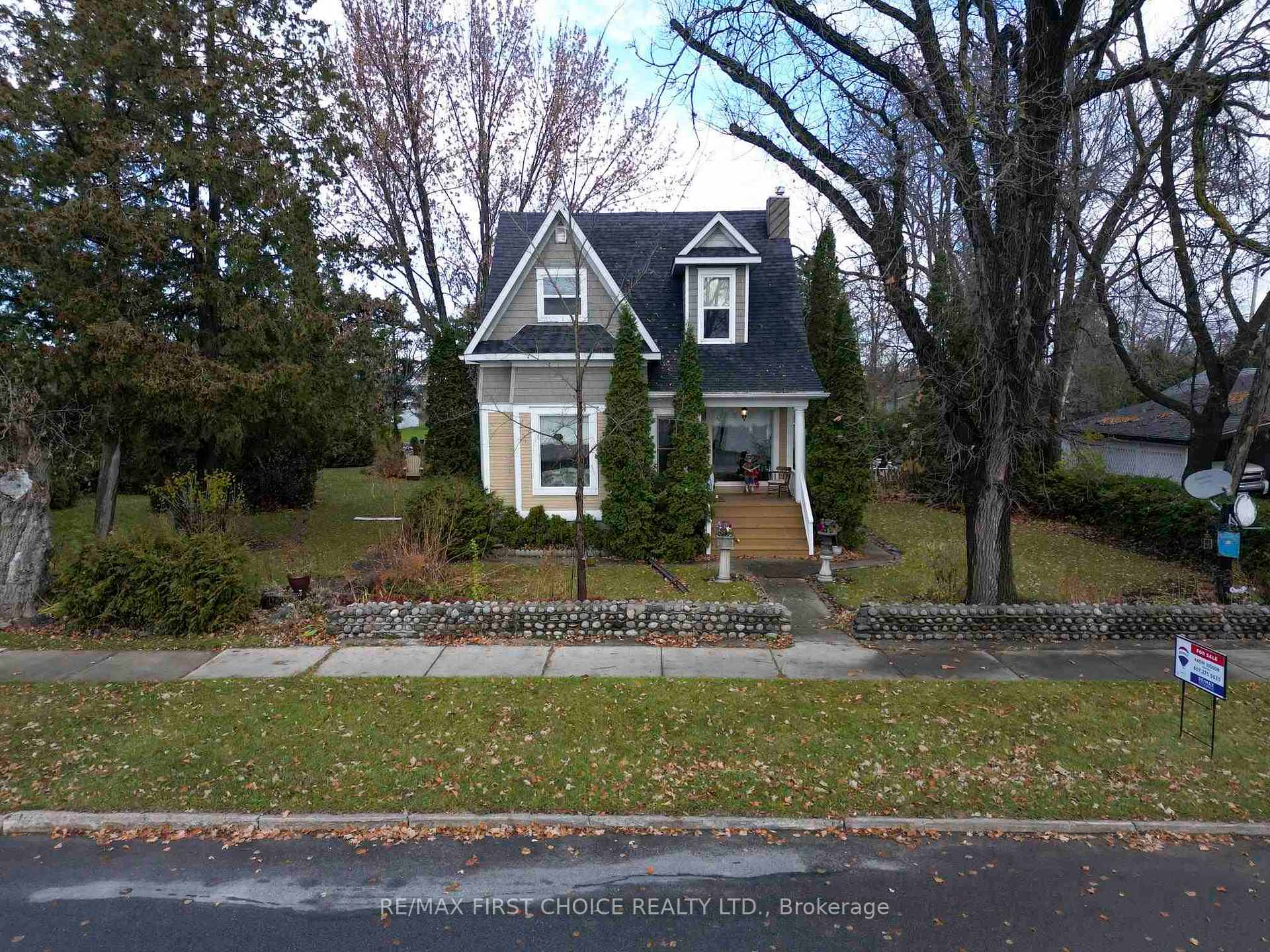 Photo 36 of 118 Front Street, Emo — HOMEH