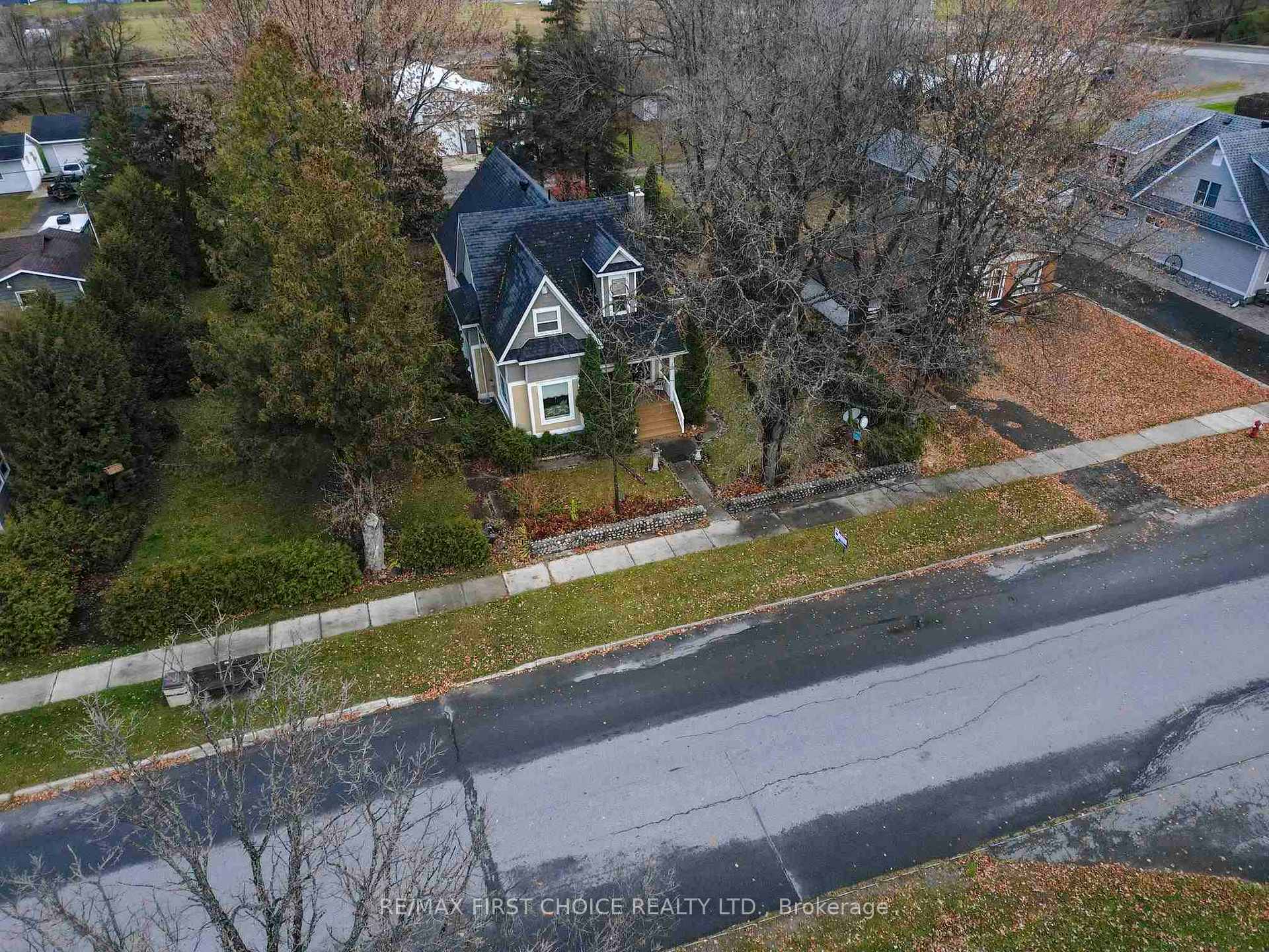 Photo 37 of 118 Front Street, Emo — HOMEH