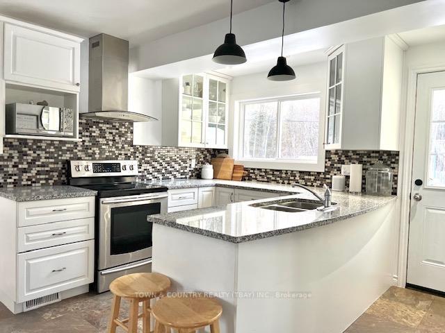 Photo 5 of 11 White Blvd., Red Rock — HOMEH